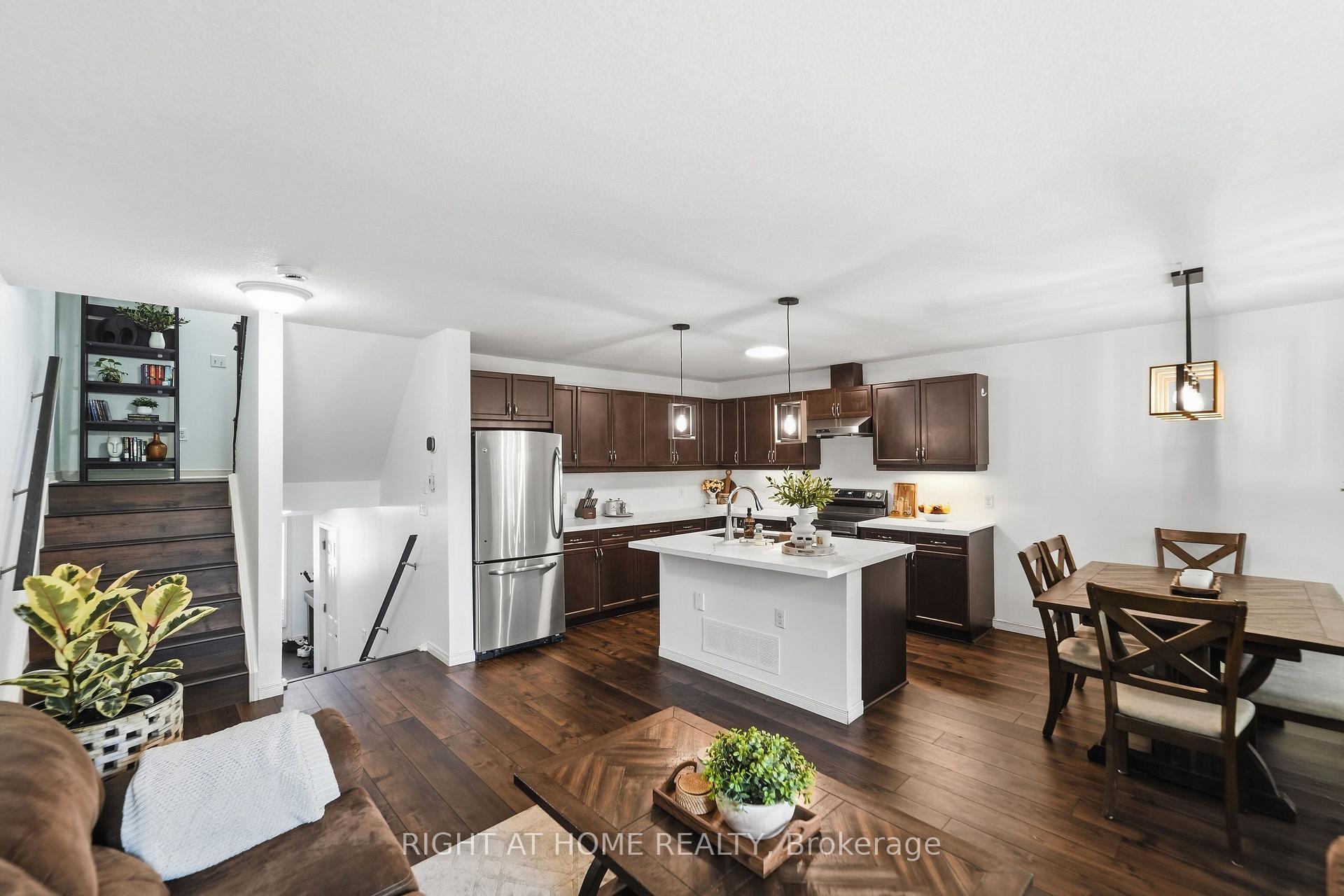 Photo 19 of Unit 7, 582 Hyde Park Road, London, North O — HOMEH