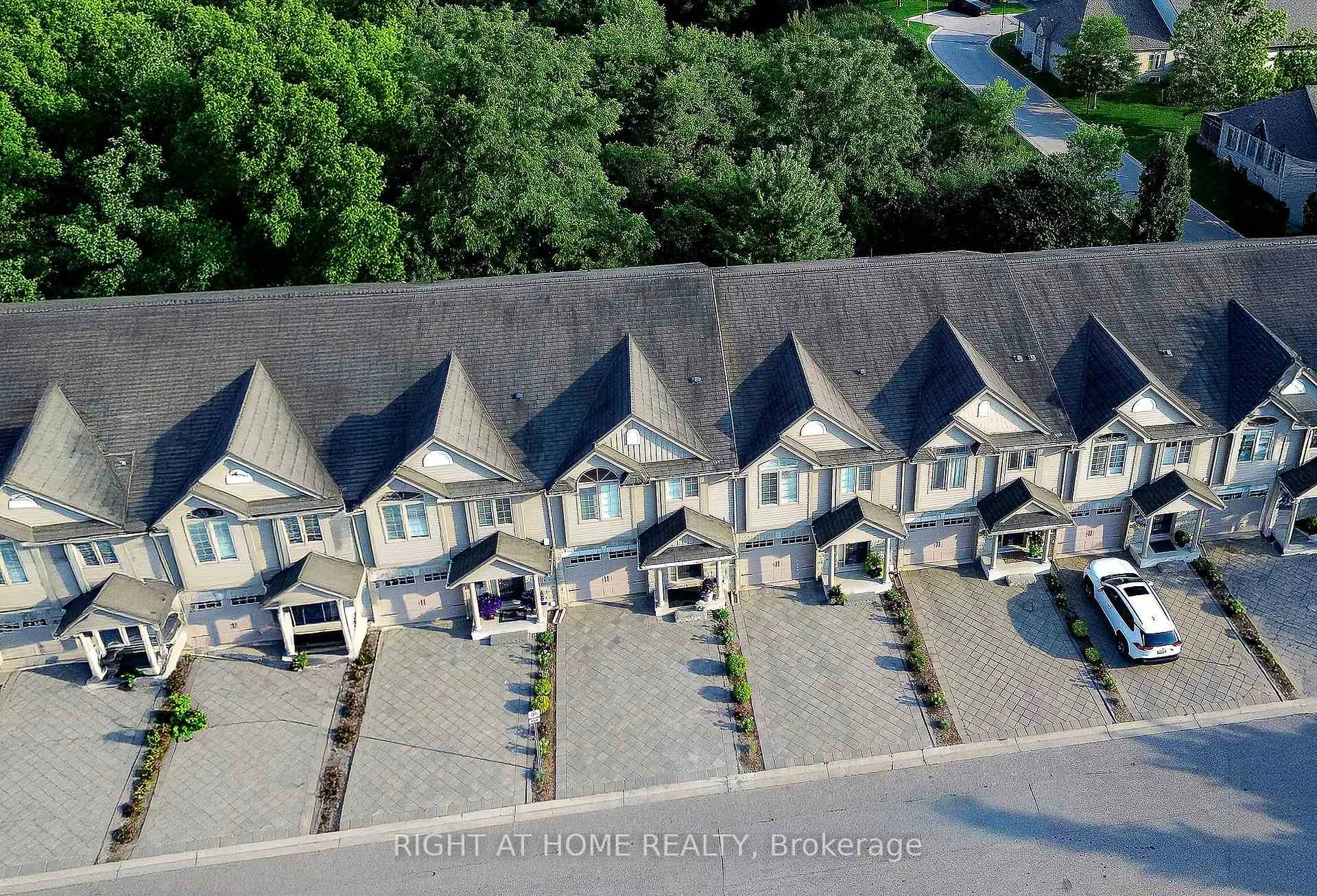 Photo 2 of Unit 7, 582 Hyde Park Road, London, North O — HOMEH