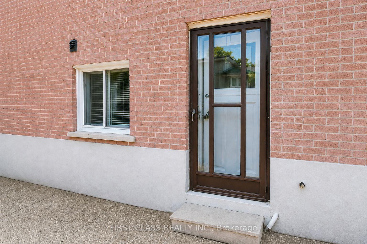 Photo 17 of 1323 Redbank Crescent, Oakville, College Park — HOMEH