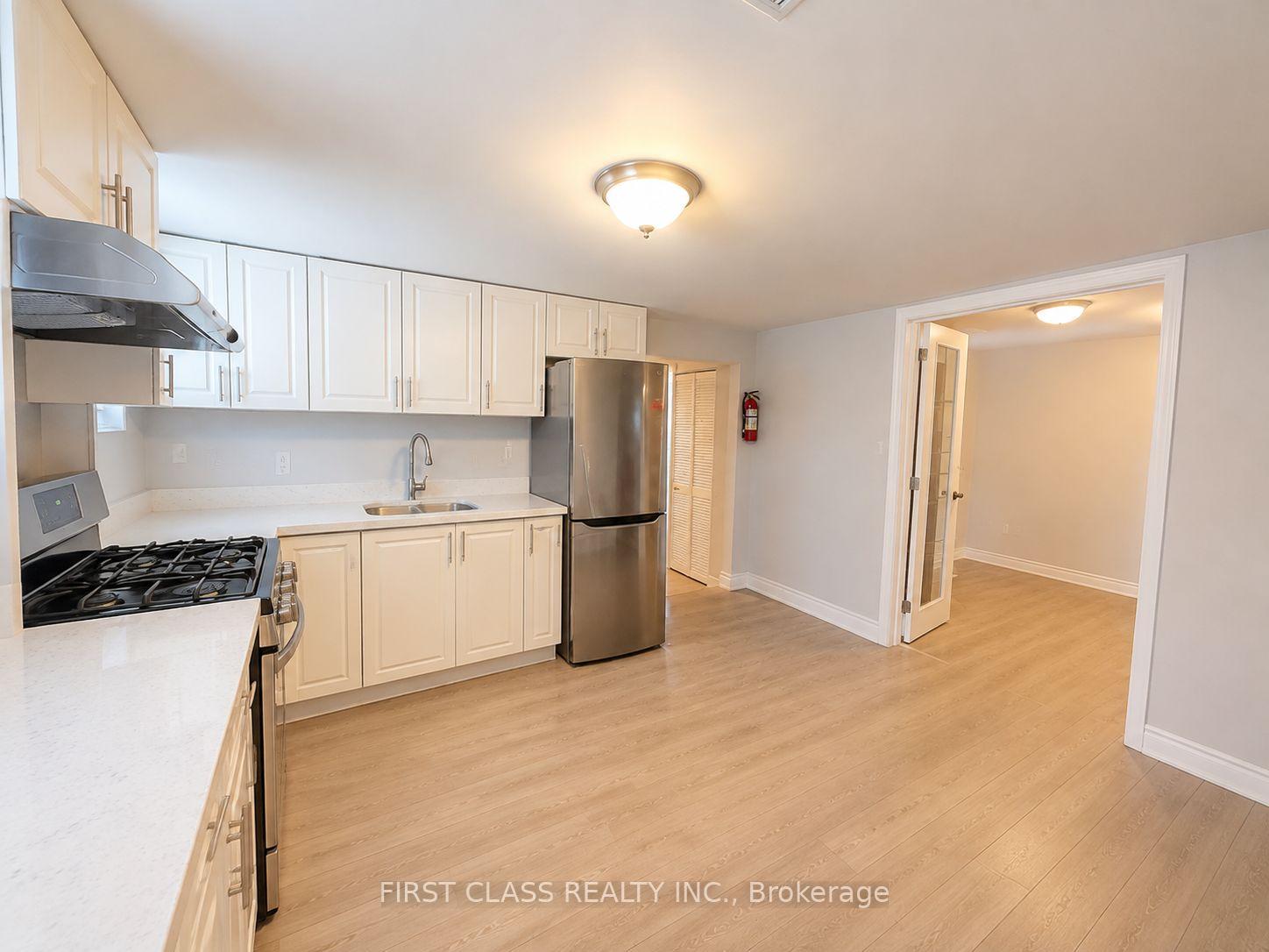 Photo 21 of 1323 Redbank Crescent, Oakville, College Park — HOMEH