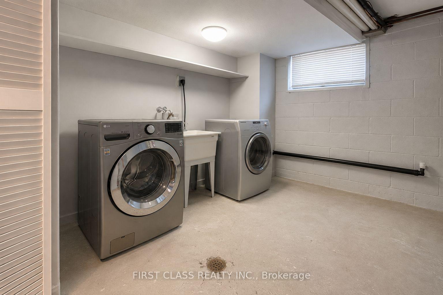Photo 24 of 1323 Redbank Crescent, Oakville, College Park — HOMEH