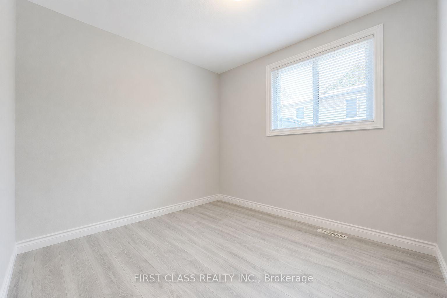 Photo 27 of 1323 Redbank Crescent, Oakville, College Park — HOMEH