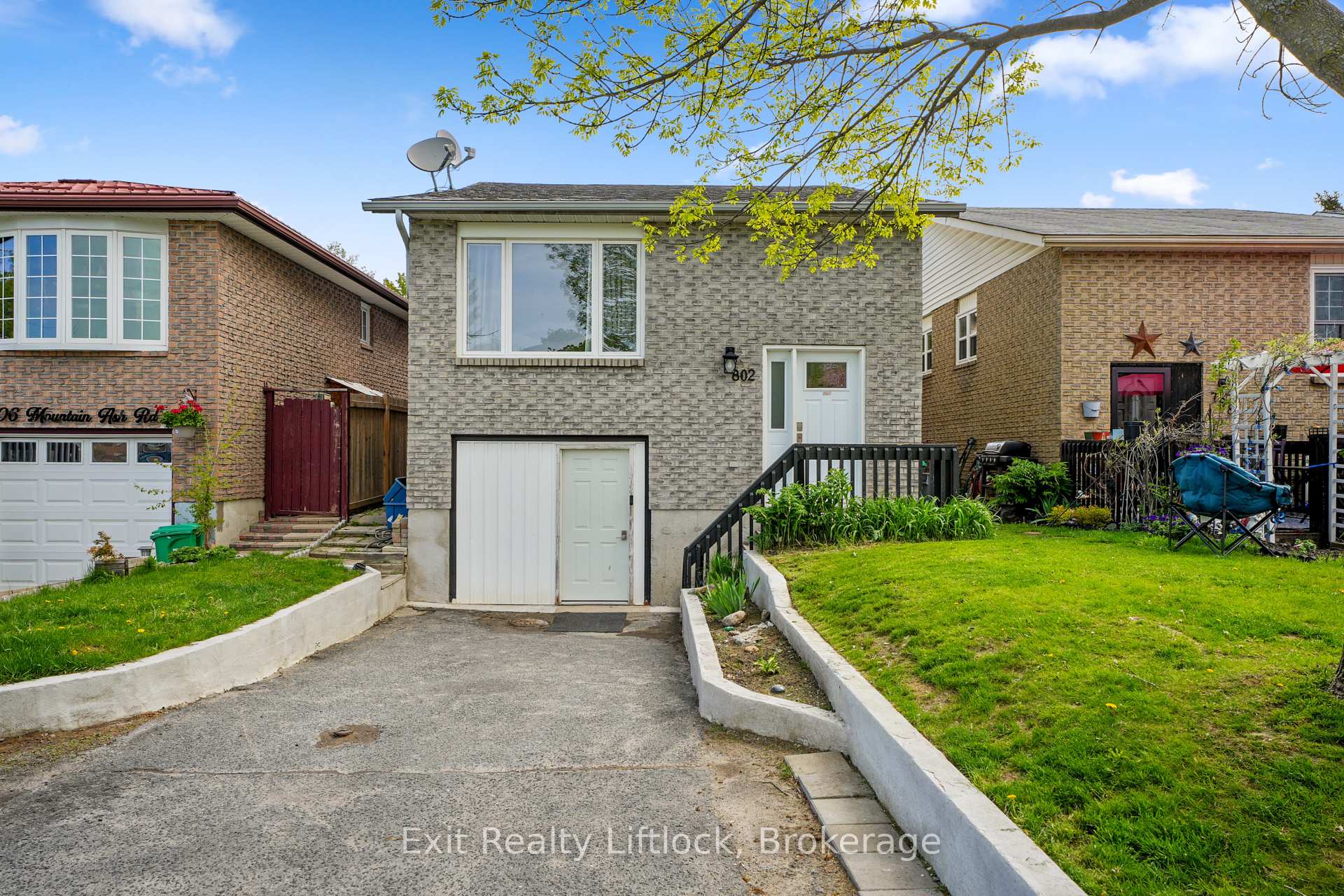 Front of 802 Mountain Ash Road