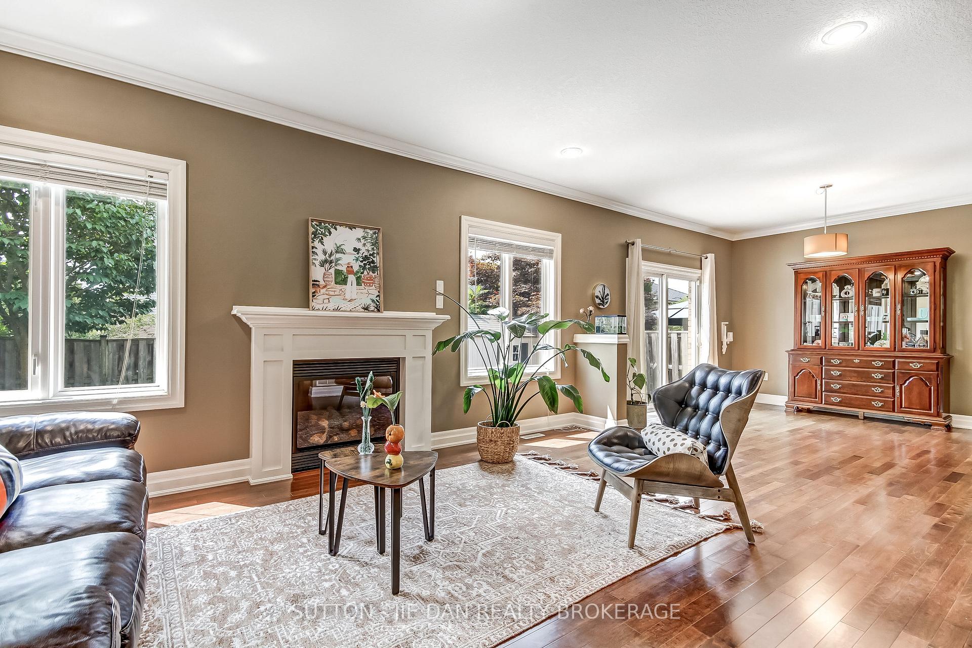 Photo 2 of 1511 Coronation Drive, London, North I — HOMEH