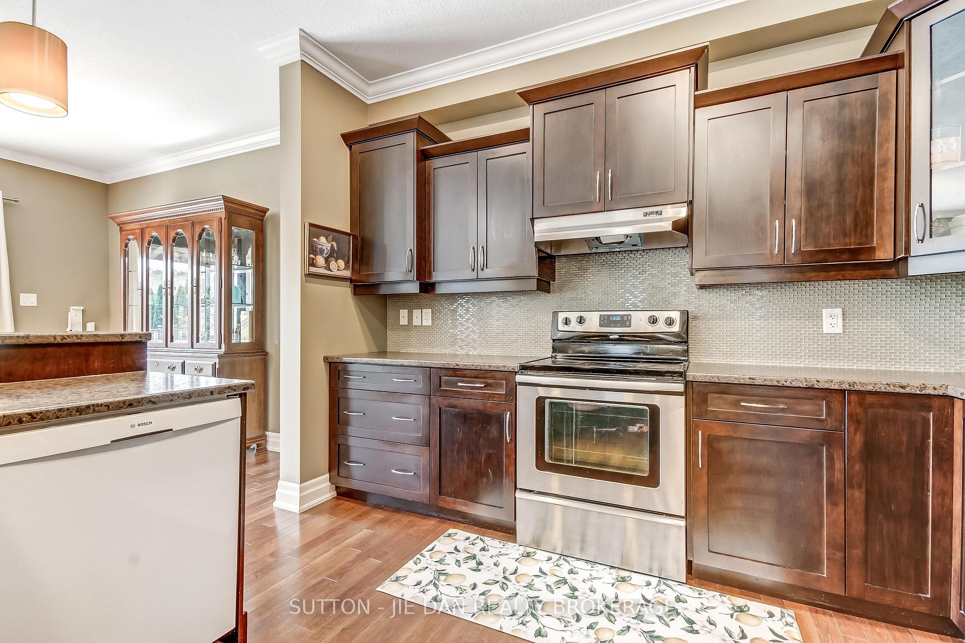 Photo 8 of 1511 Coronation Drive, London, North I — HOMEH