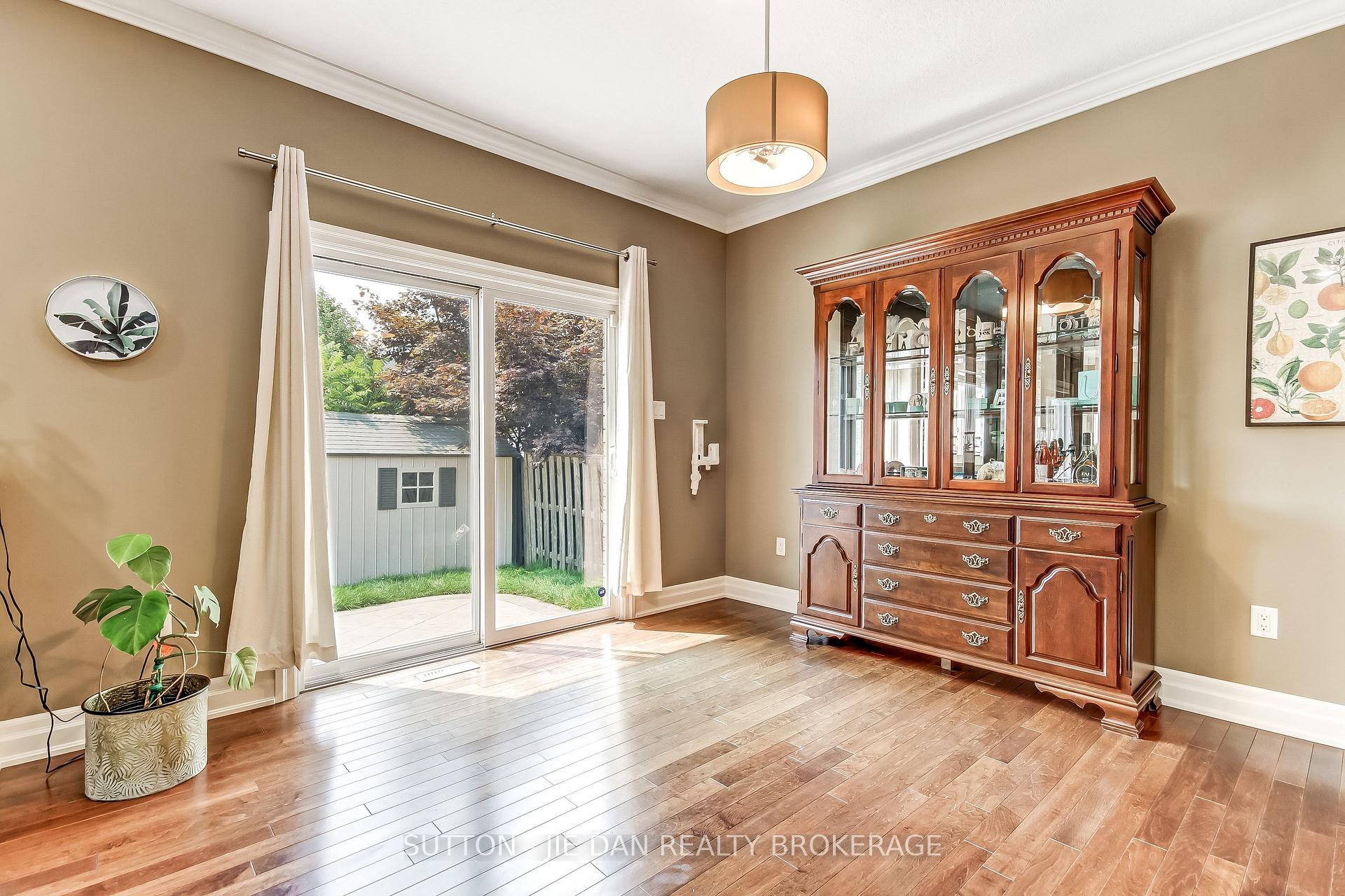 Photo 10 of 1511 Coronation Drive, London, North I — HOMEH