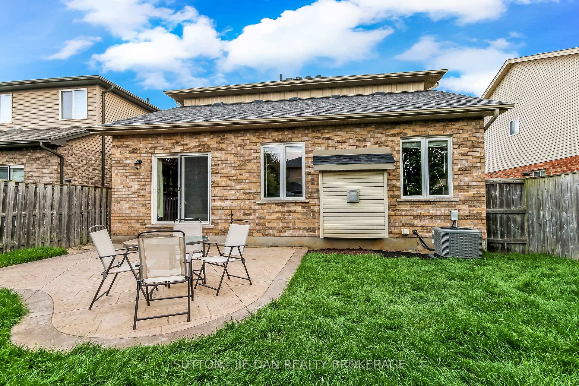 Photo 28 of 1511 Coronation Drive, London, North I — HOMEH