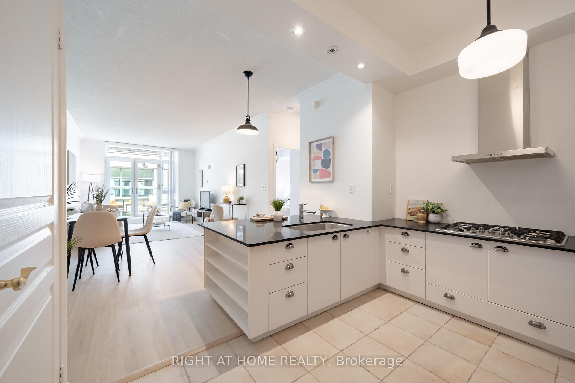 Photo 2 of Unit 202, 35 Boardwalk Drive, Toronto, The Beaches — HOMEH