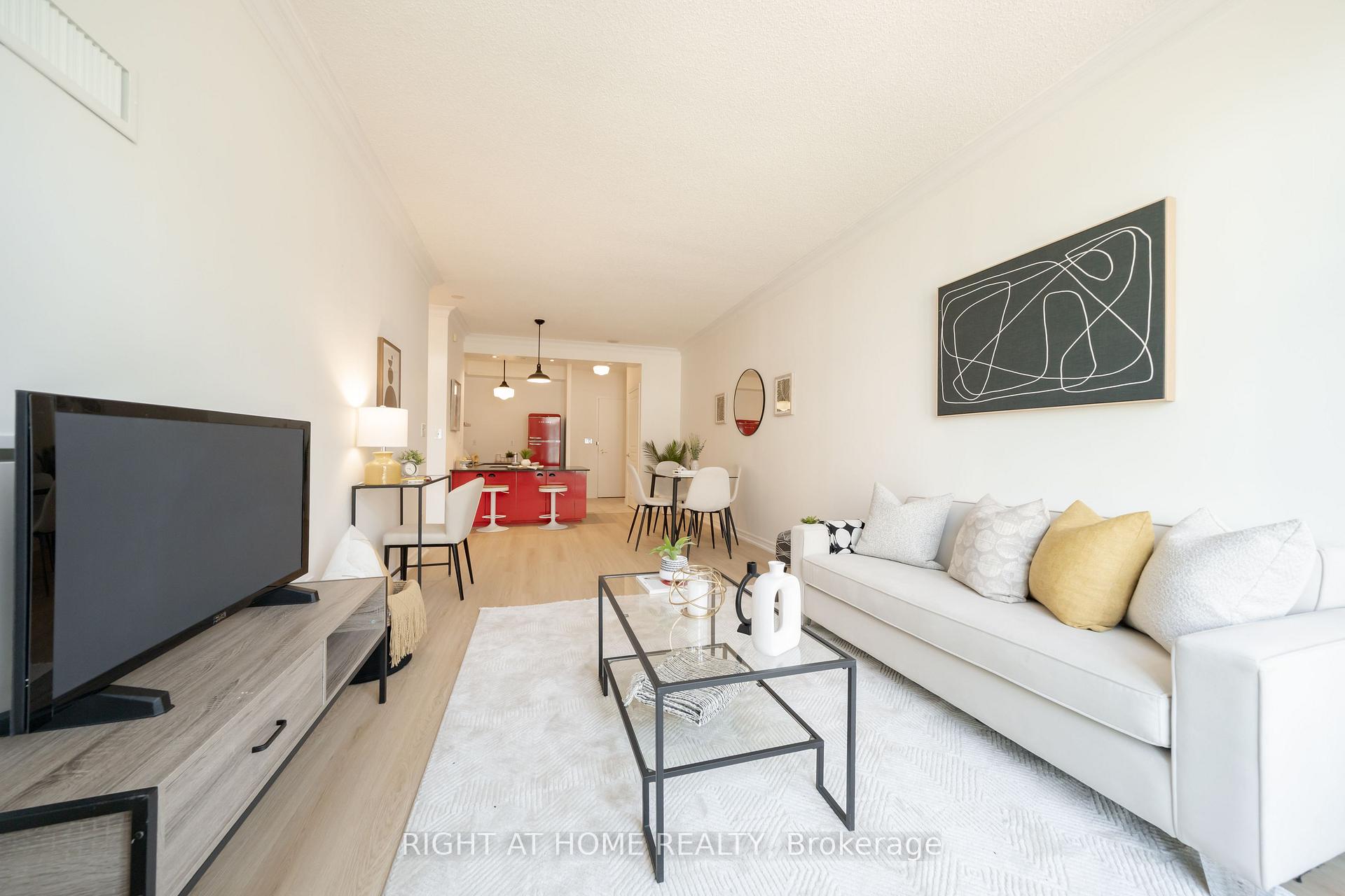 Photo 3 of Unit 202, 35 Boardwalk Drive, Toronto, The Beaches — HOMEH