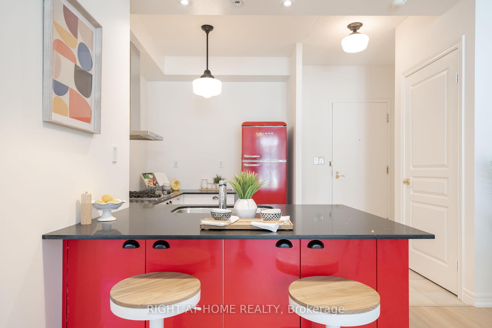 Photo 6 of Unit 202, 35 Boardwalk Drive, Toronto, The Beaches — HOMEH
