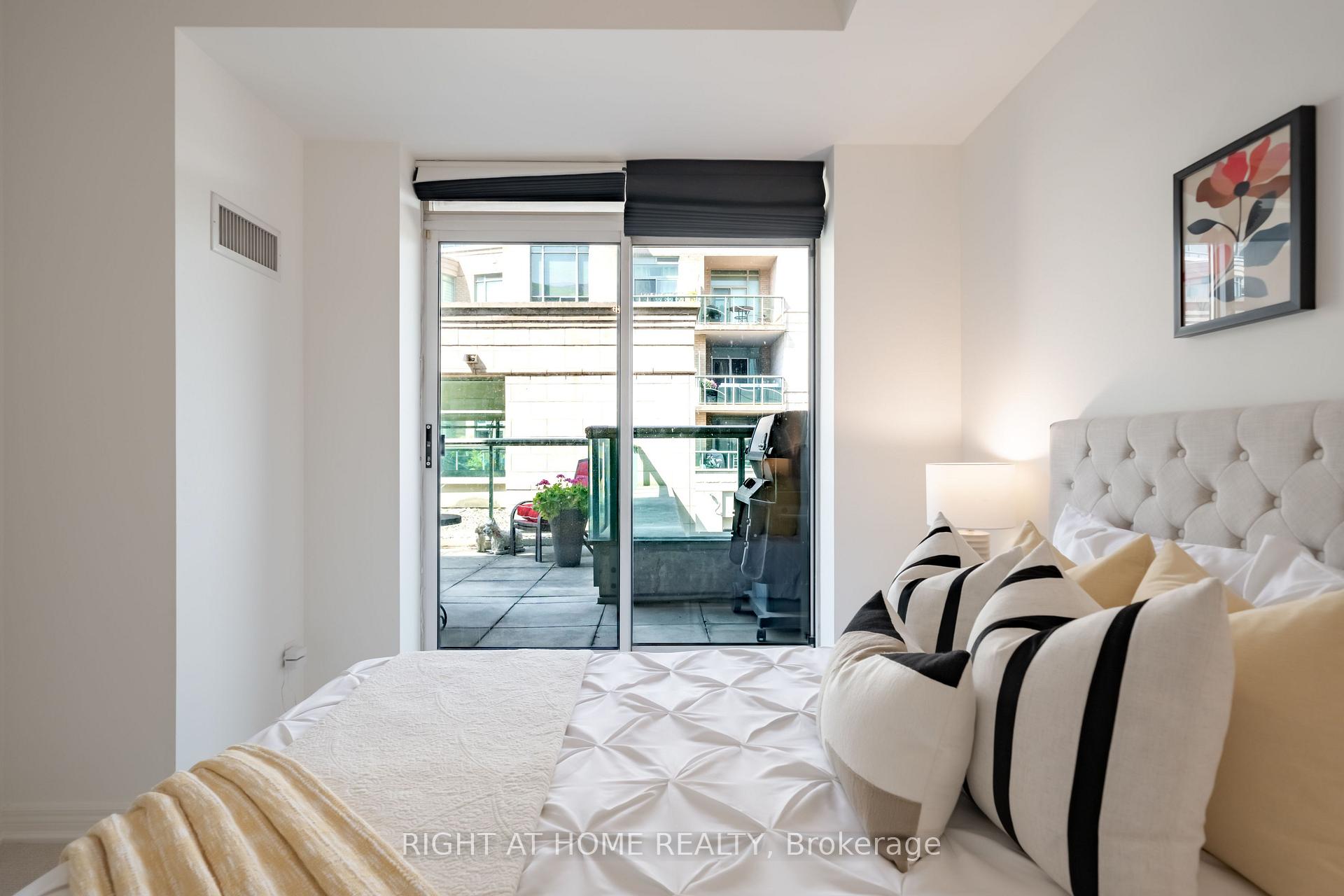 Photo 9 of Unit 202, 35 Boardwalk Drive, Toronto, The Beaches — HOMEH
