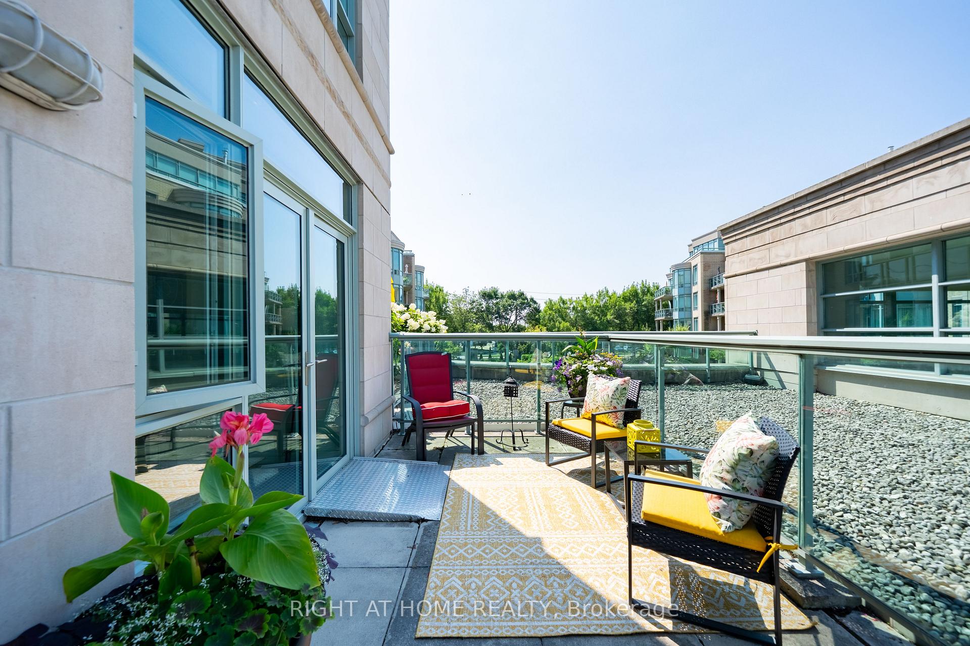 Photo 16 of Unit 202, 35 Boardwalk Drive, Toronto, The Beaches — HOMEH