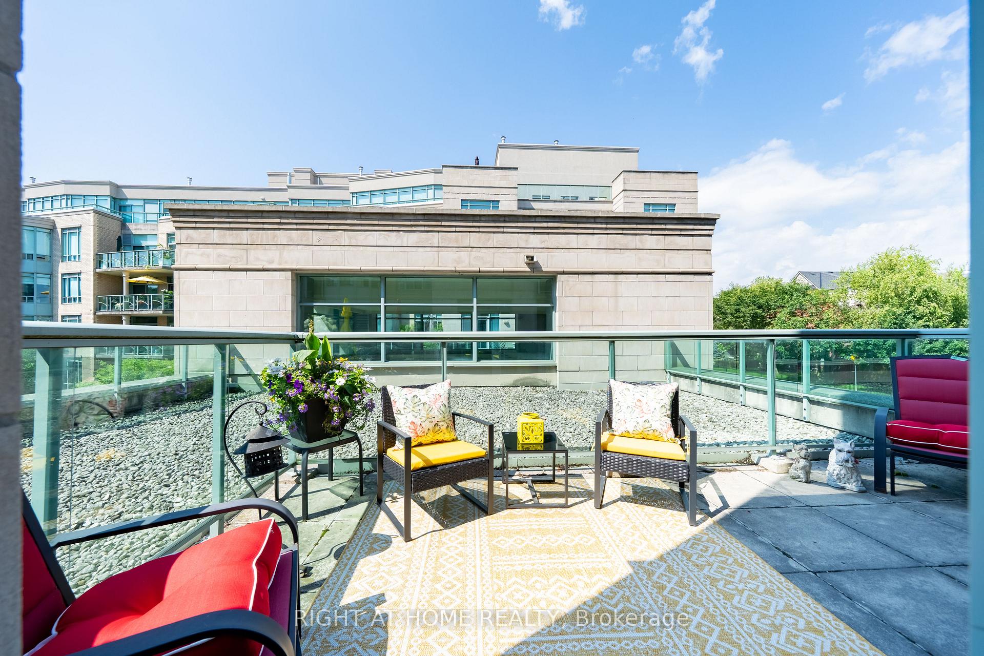 Photo 17 of Unit 202, 35 Boardwalk Drive, Toronto, The Beaches — HOMEH