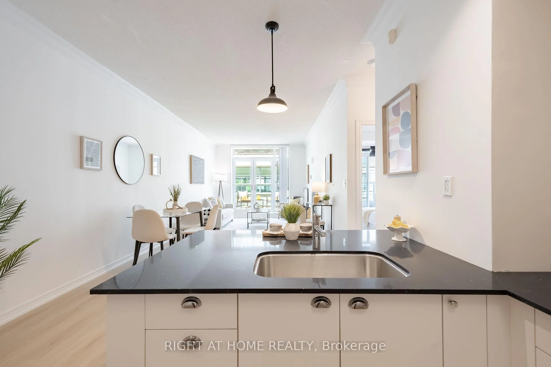 Photo 7 of Unit 202, 35 Boardwalk Drive, Toronto, The Beaches — HOMEH