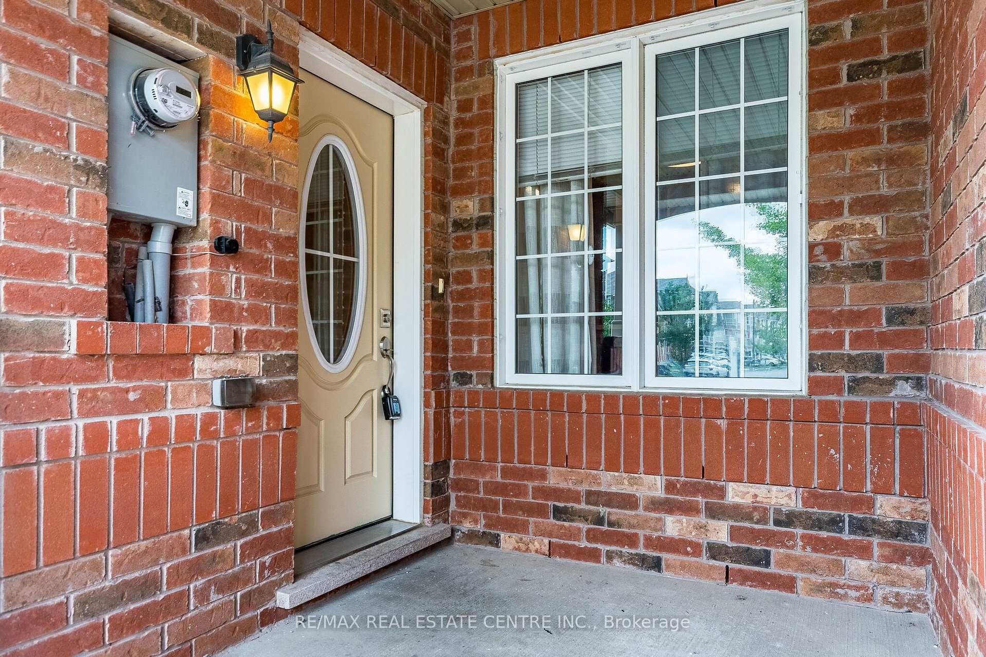 Photo 4 of 1020 Stemman Place, Milton, Willmott — HOMEH