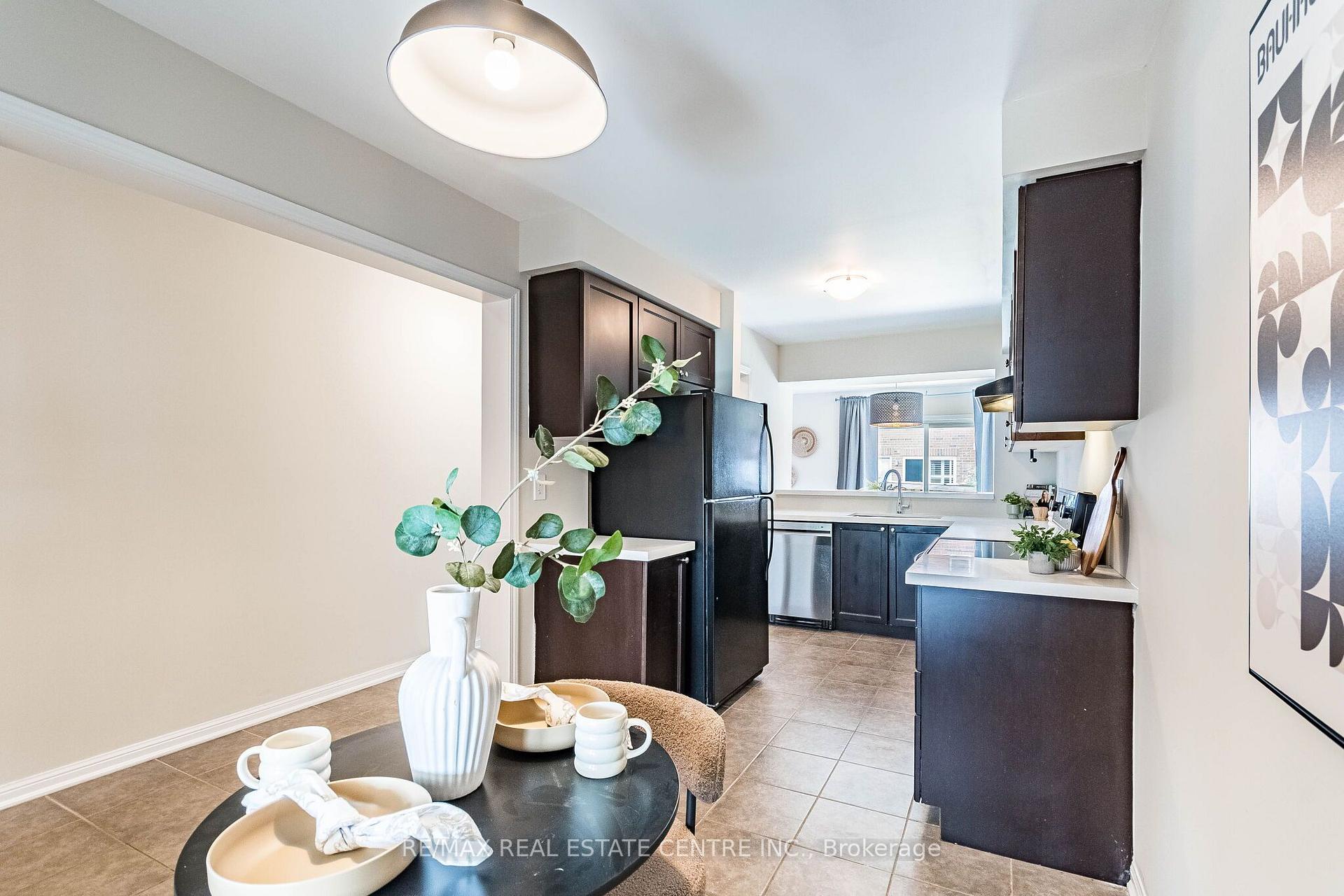 Photo 8 of 1020 Stemman Place, Milton, Willmott — HOMEH