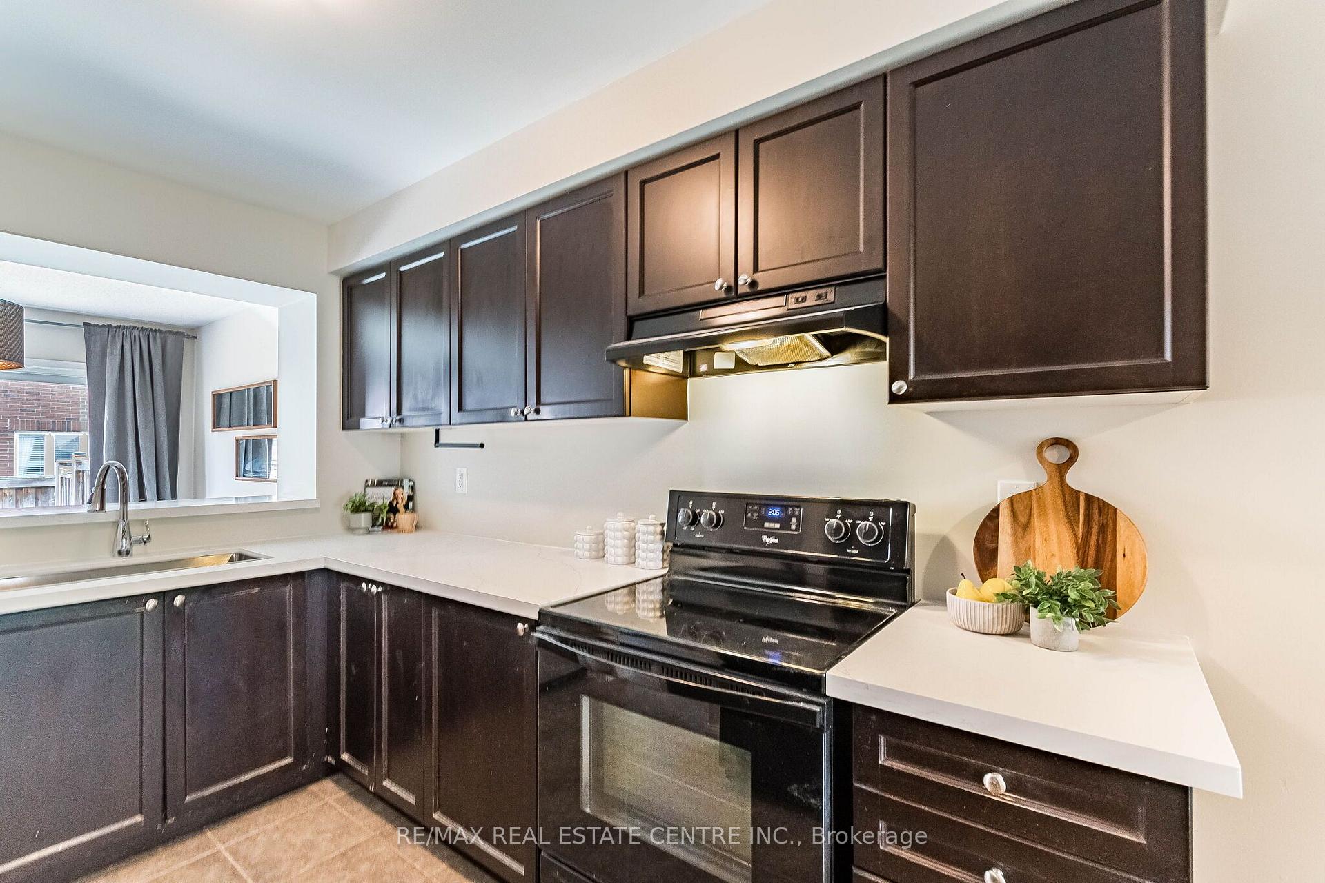 Photo 10 of 1020 Stemman Place, Milton, Willmott — HOMEH