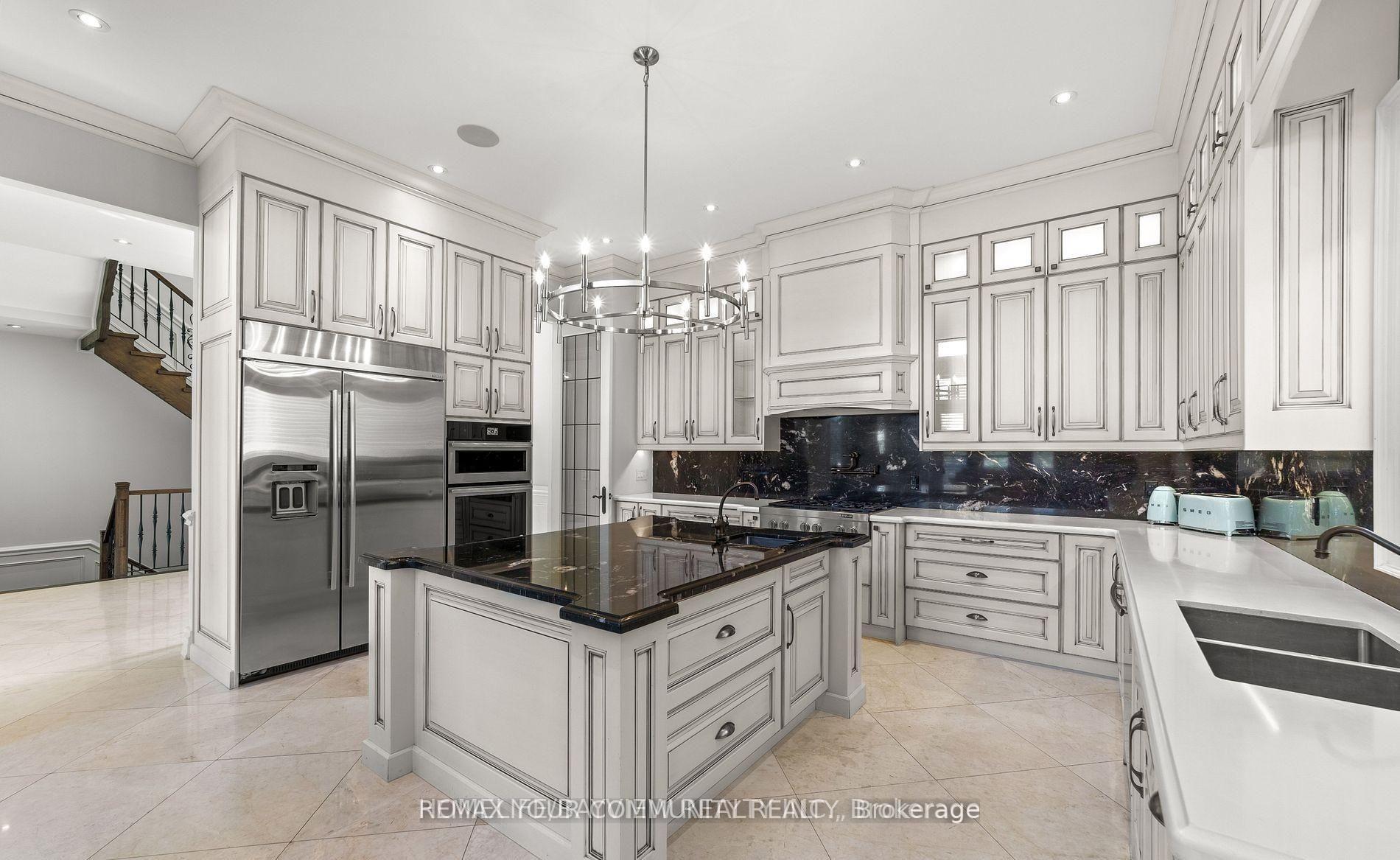 Photo 5 of 18 Parker Avenue, Richmond Hill, Oak Ridges — HOMEH