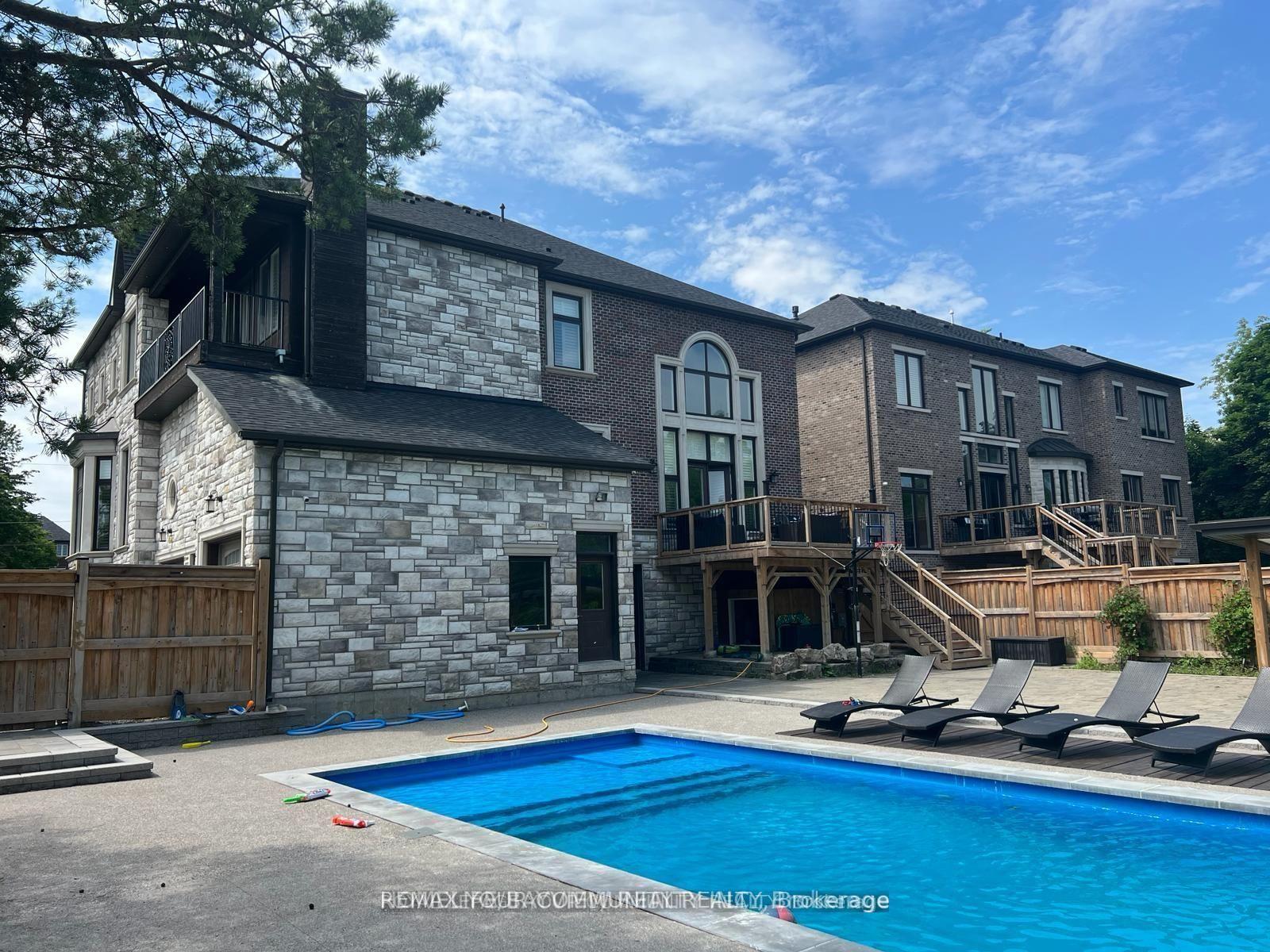 Photo 9 of 18 Parker Avenue, Richmond Hill, Oak Ridges — HOMEH