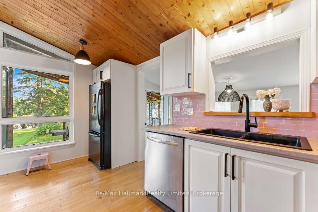 Photo 15 of 199 Bonnell Road, Bracebridge, Macaulay — HOMEH