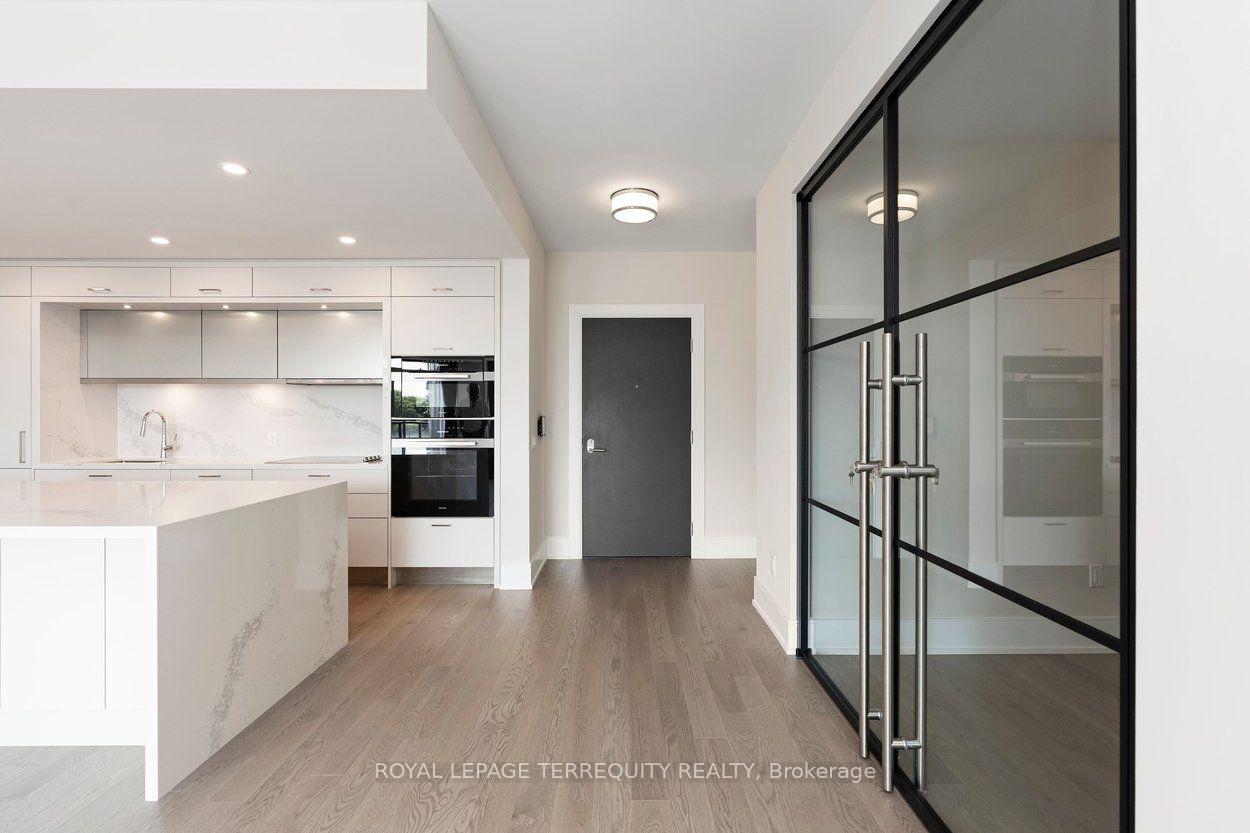 Photo 6 of Unit 307, 259 The Kingsway, Etobicoke, Edenbridge-Humber Valley — HOMEH