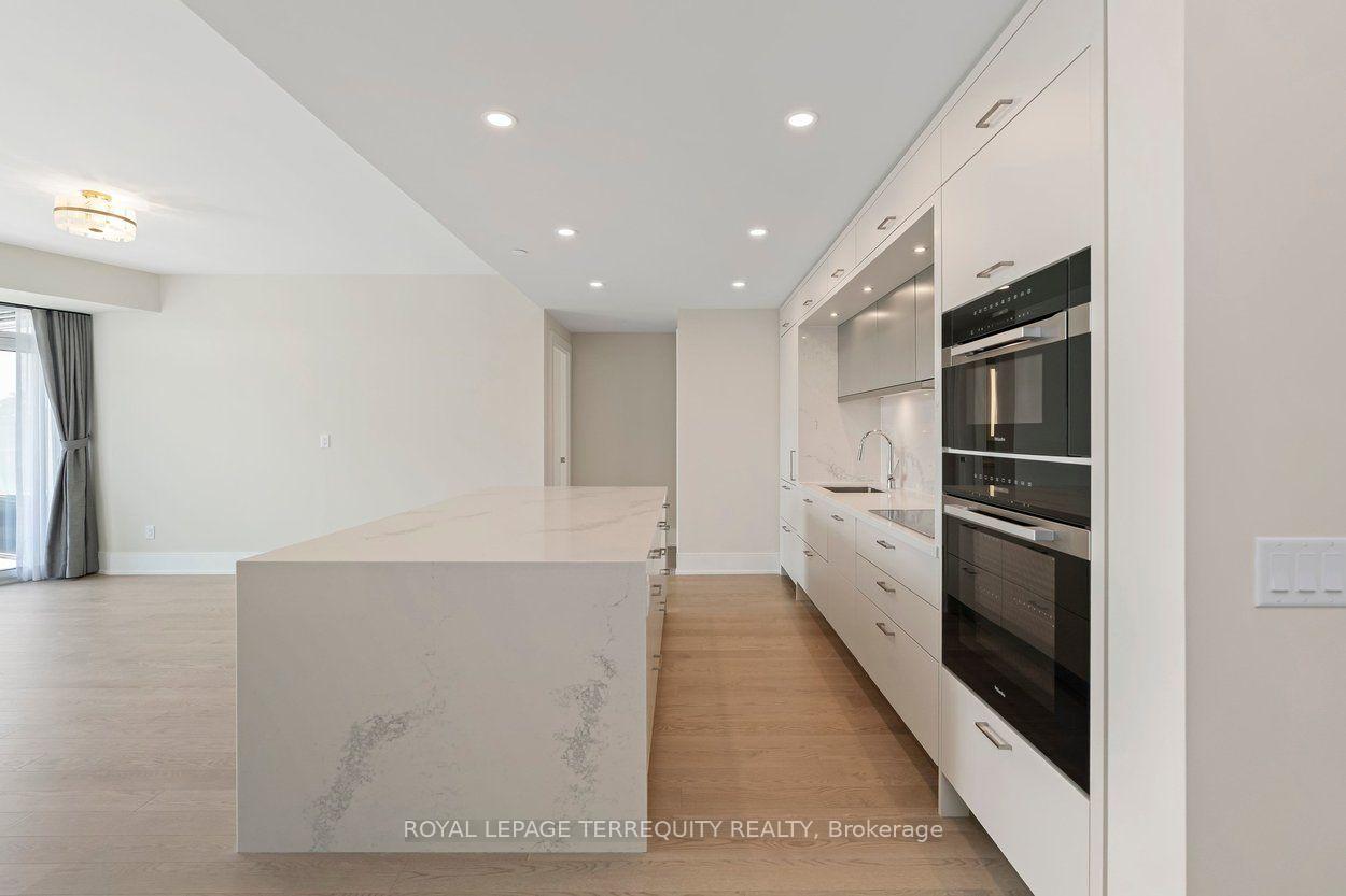 Photo 8 of Unit 307, 259 The Kingsway, Etobicoke, Edenbridge-Humber Valley — HOMEH
