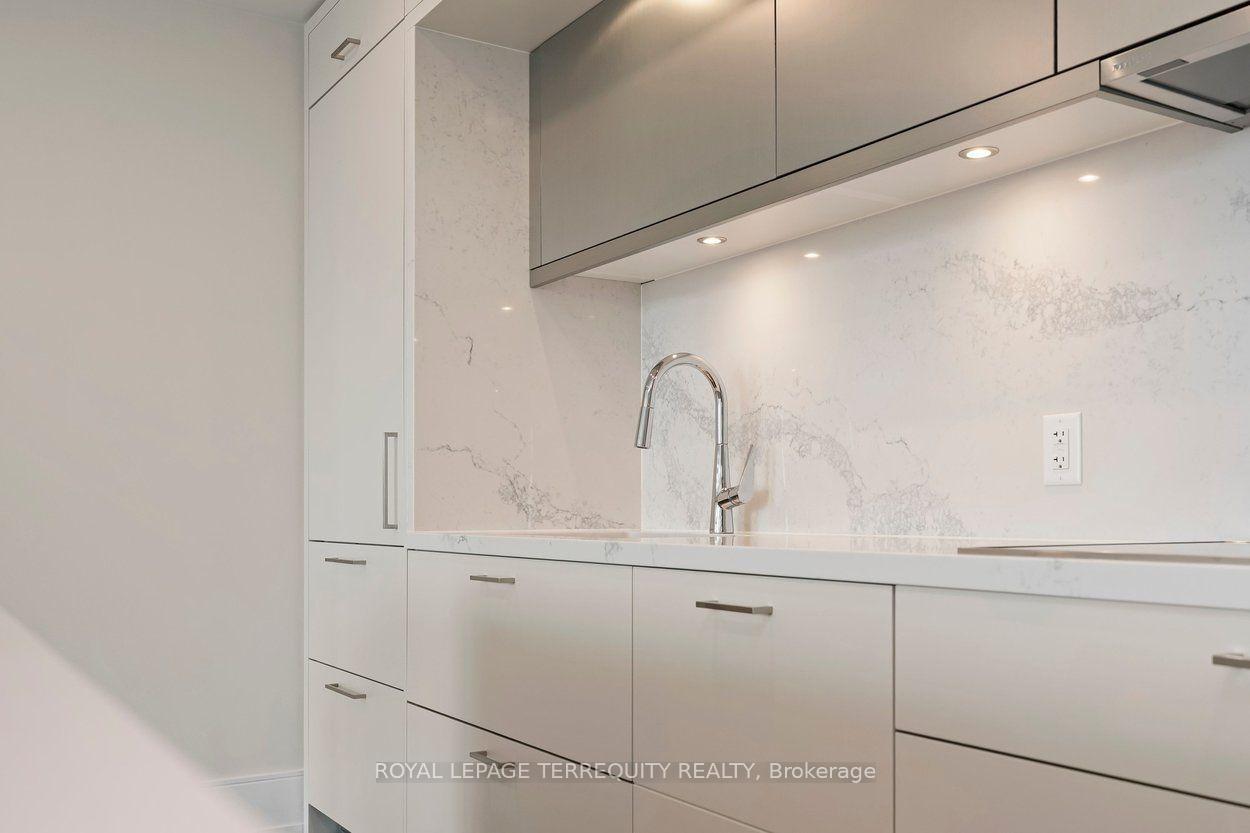 Photo 9 of Unit 307, 259 The Kingsway, Etobicoke, Edenbridge-Humber Valley — HOMEH