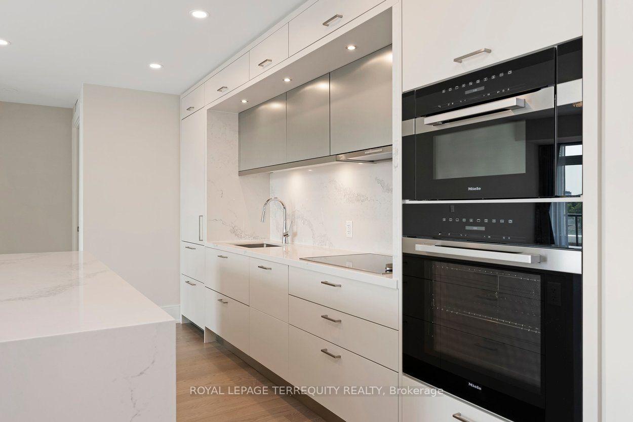Photo 10 of Unit 307, 259 The Kingsway, Etobicoke, Edenbridge-Humber Valley — HOMEH