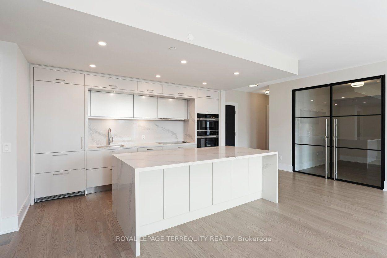 Photo 11 of Unit 307, 259 The Kingsway, Etobicoke, Edenbridge-Humber Valley — HOMEH