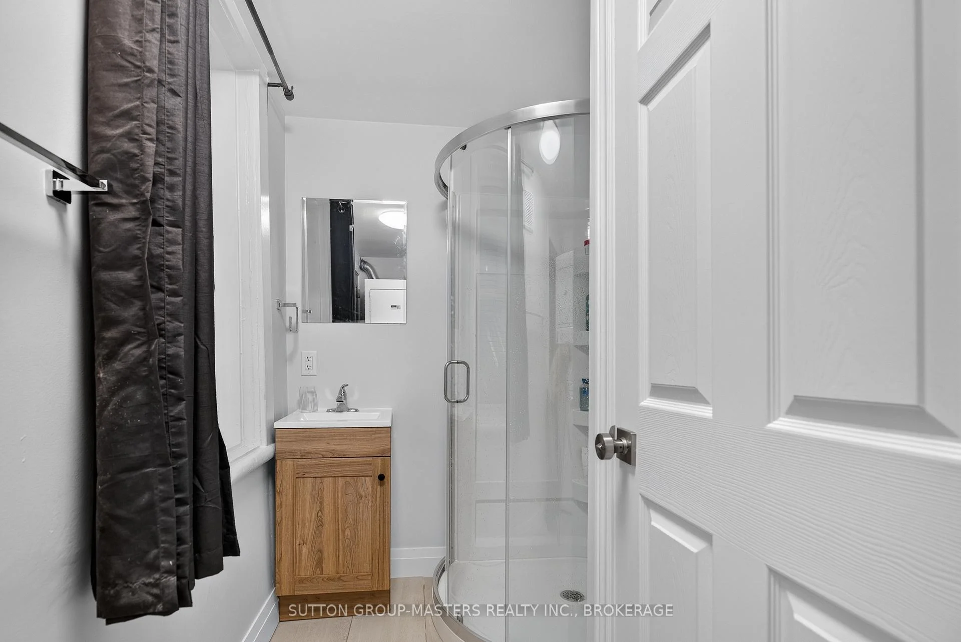 Photo 16 of 380 Barrie Street, Kingston, East of Sir John A. Blvd — HOMEH