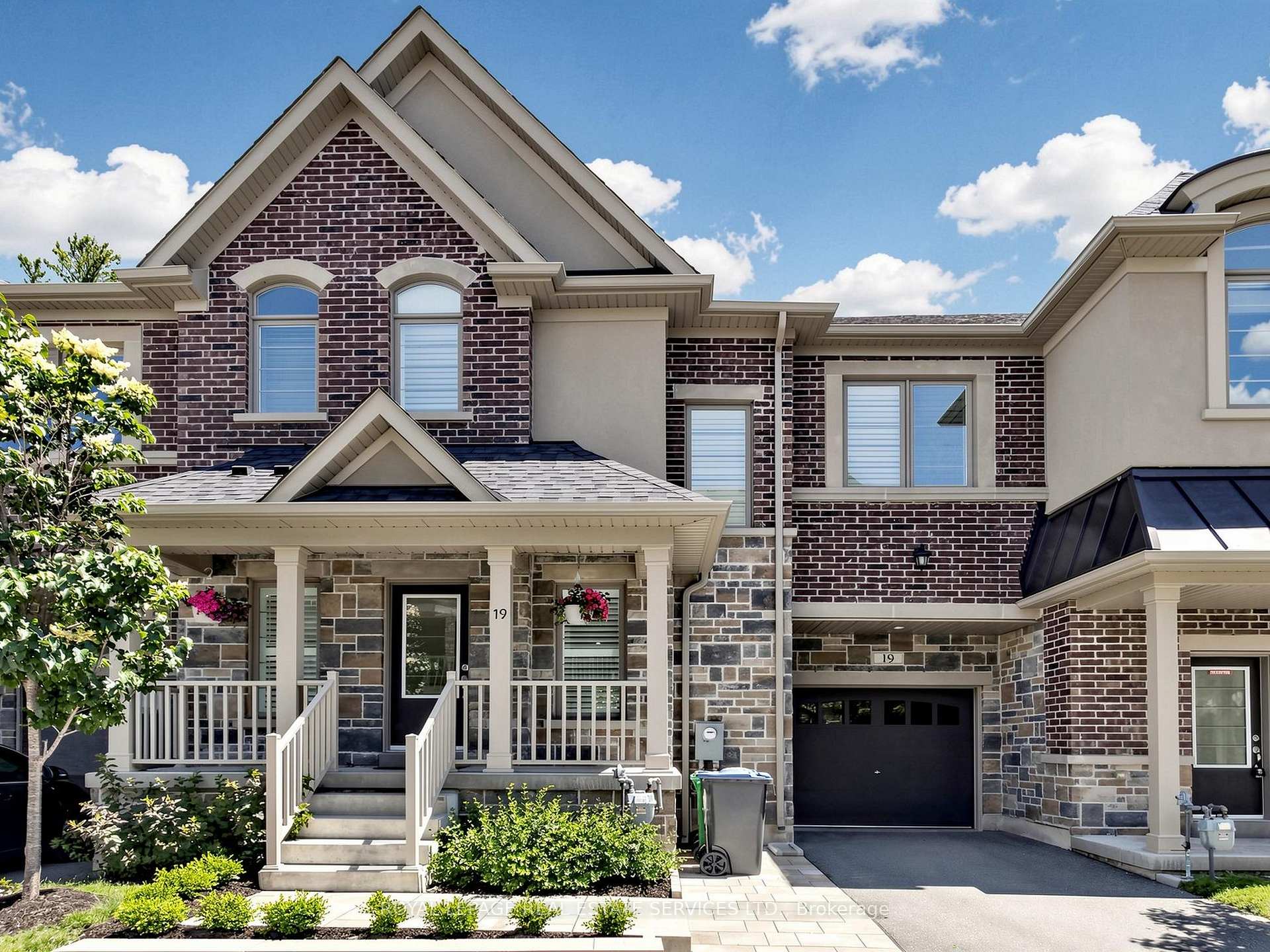 Photo 1 of 19 Summerbeam Way, Brampton, Bram West — HOMEH