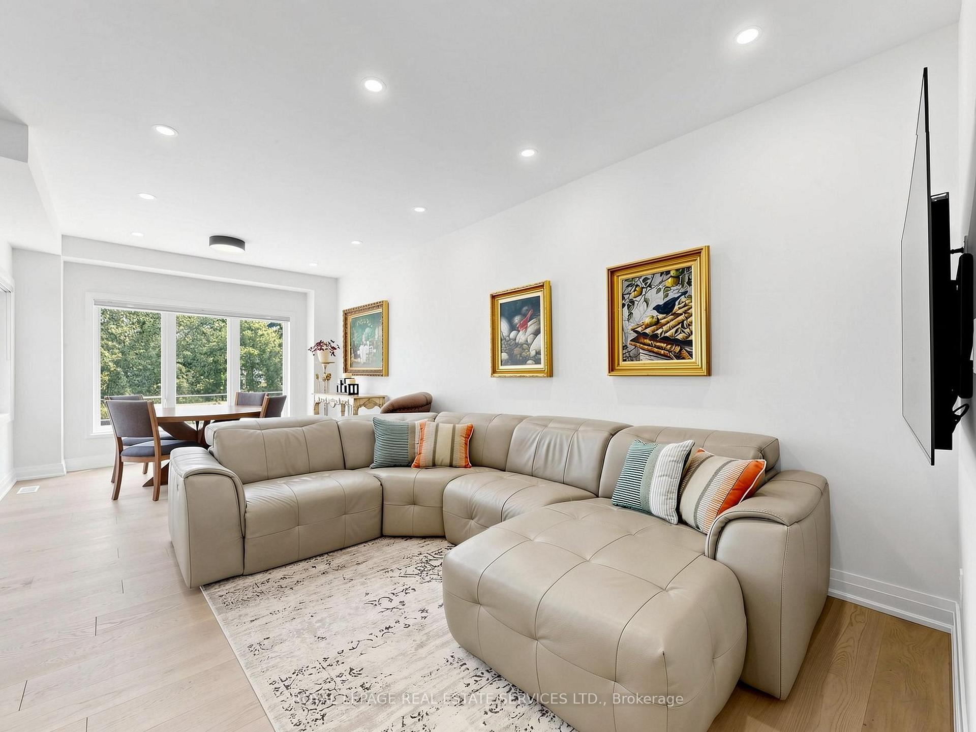 Photo 3 of 19 Summerbeam Way, Brampton, Bram West — HOMEH