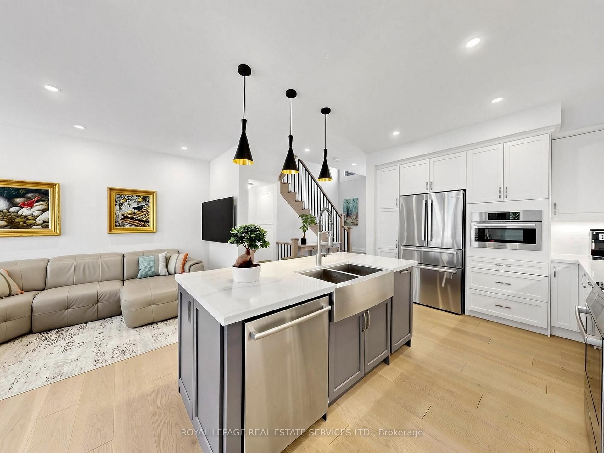 Photo 7 of 19 Summerbeam Way, Brampton, Bram West — HOMEH