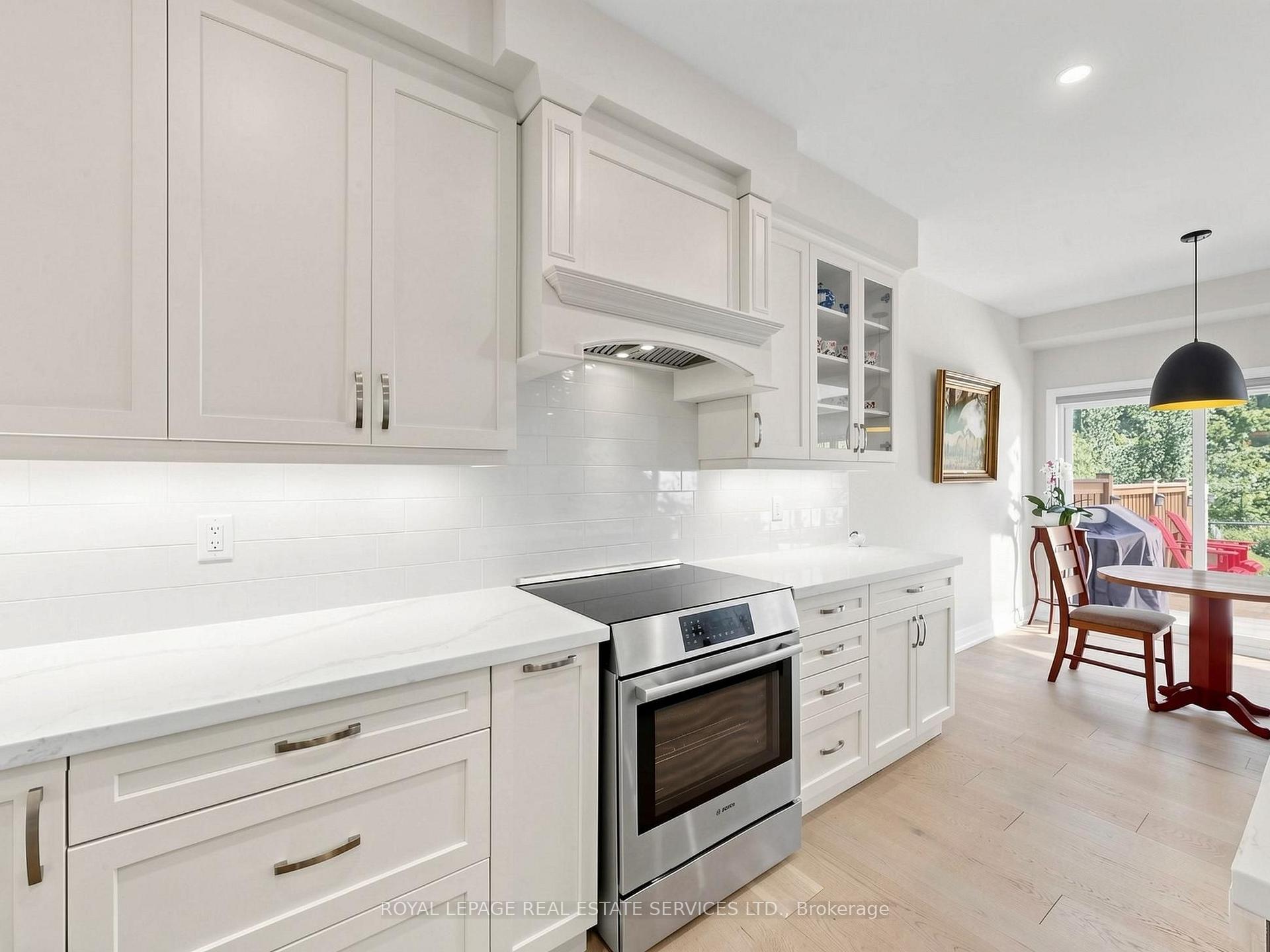 Photo 10 of 19 Summerbeam Way, Brampton, Bram West — HOMEH