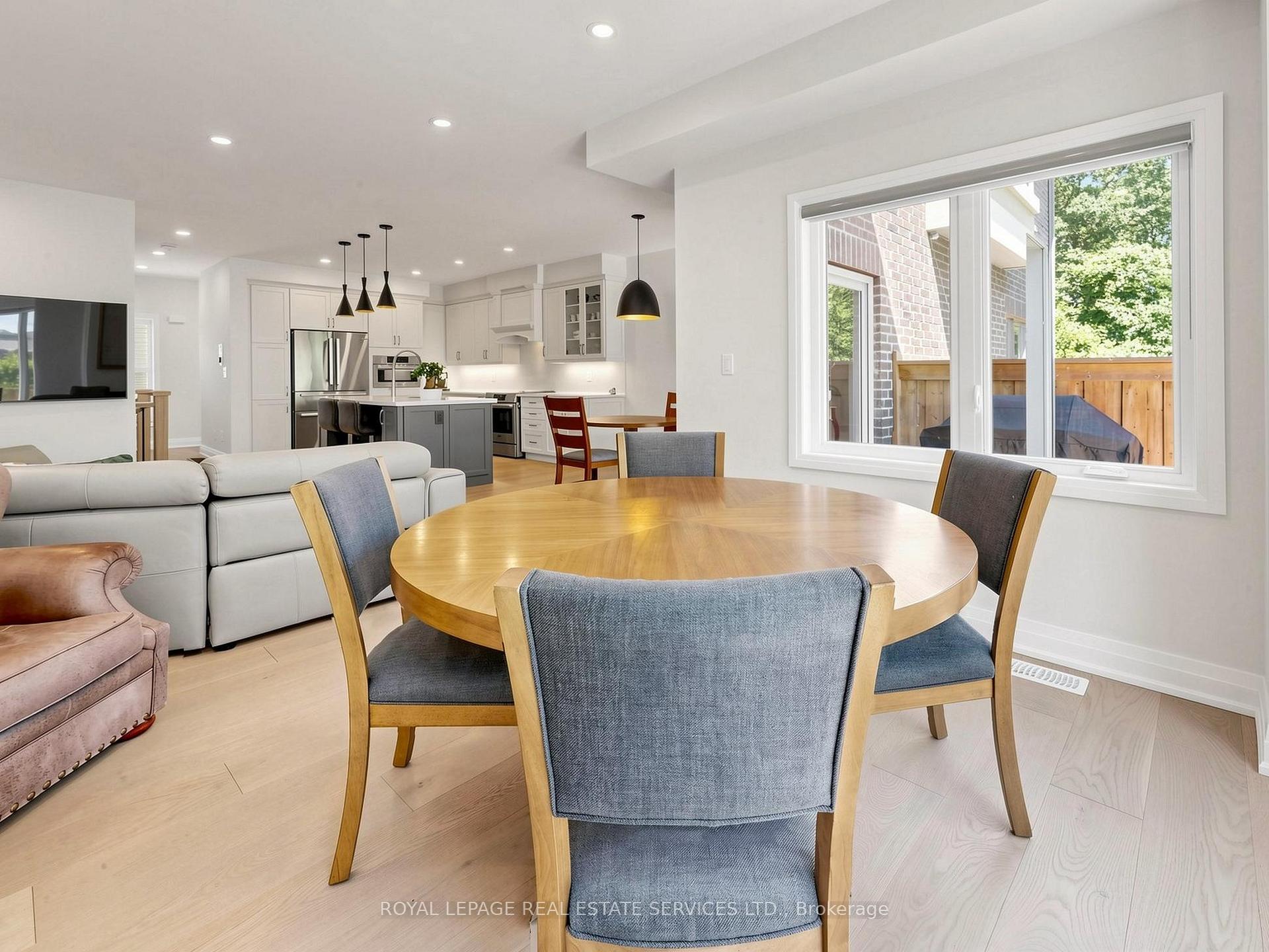 Photo 16 of 19 Summerbeam Way, Brampton, Bram West — HOMEH