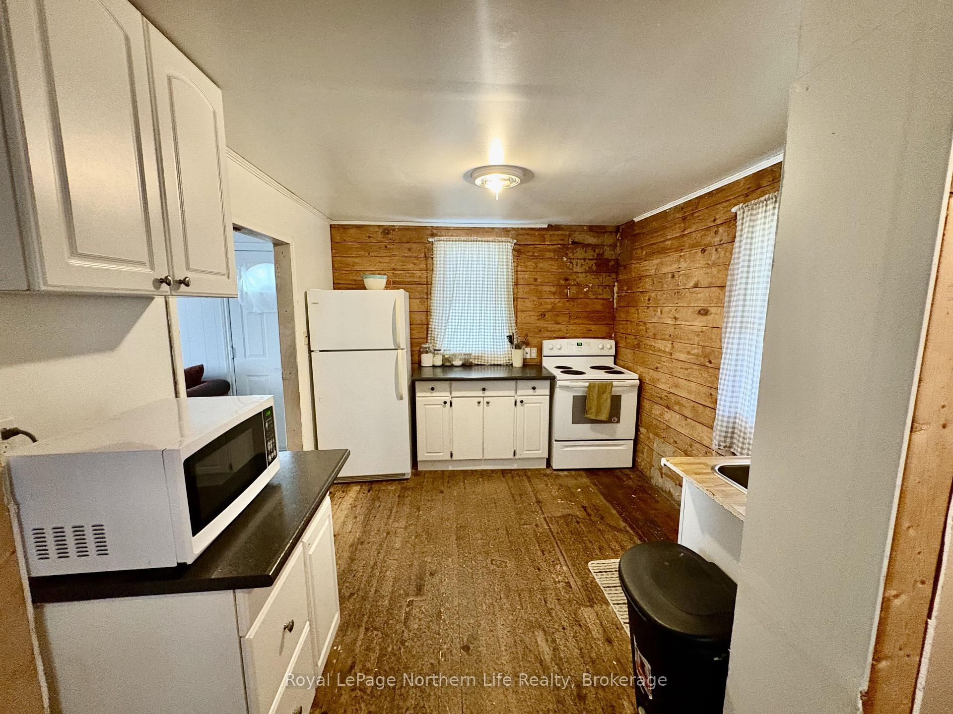 Photo 8 of 6A & 6B Mountainview Drive, Temagami — HOMEH