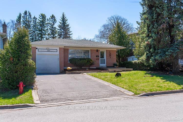 Front of 304 Roywood Crescent