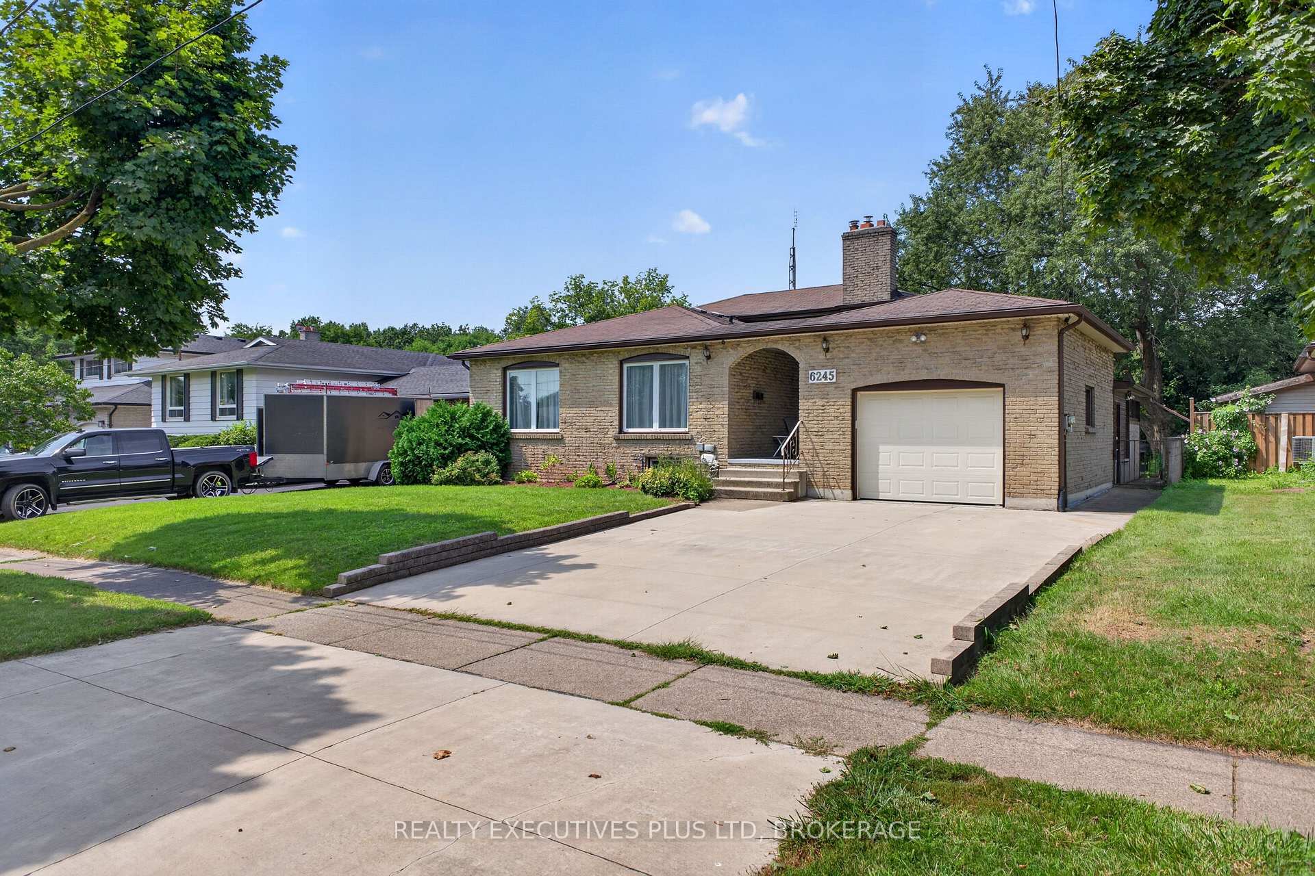 Photo 4 of 6245 Pitton Road, Niagara Falls, West Wood — HOMEH