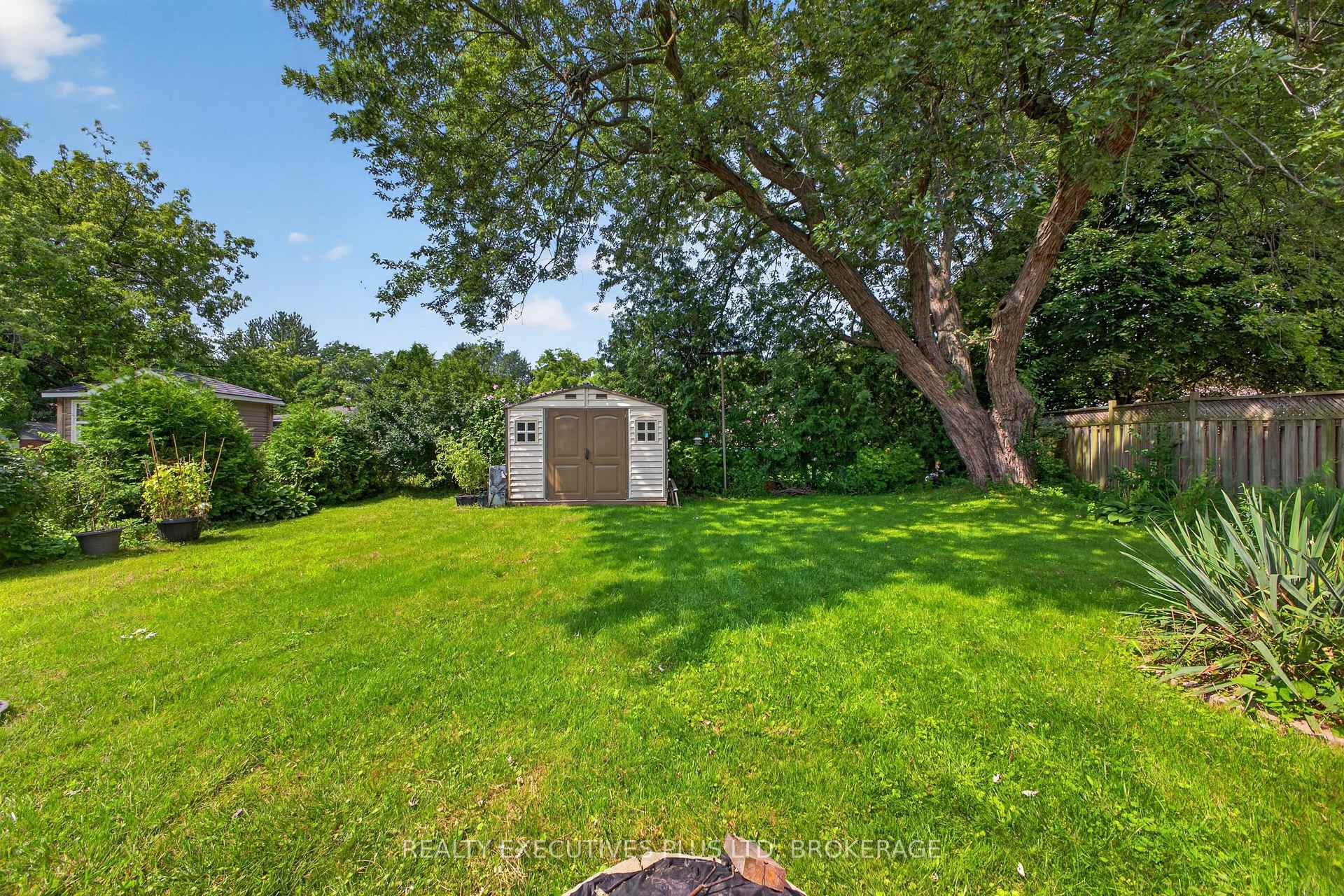 Photo 9 of 6245 Pitton Road, Niagara Falls, West Wood — HOMEH