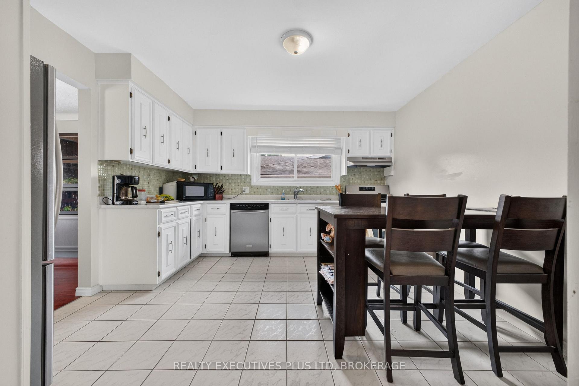 Photo 16 of 6245 Pitton Road, Niagara Falls, West Wood — HOMEH