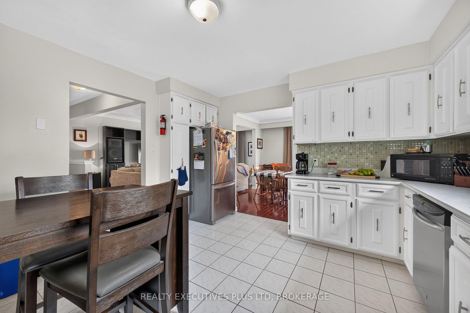 Photo 18 of 6245 Pitton Road, Niagara Falls, West Wood — HOMEH