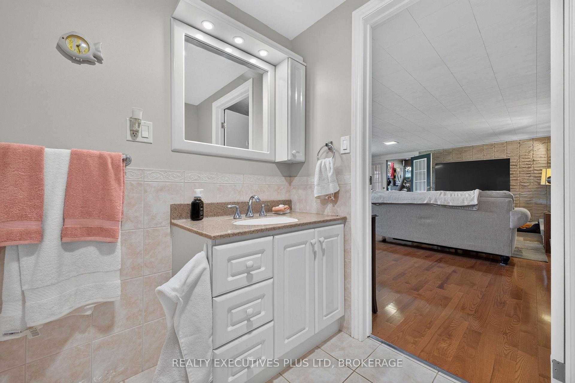 Photo 33 of 6245 Pitton Road, Niagara Falls, West Wood — HOMEH