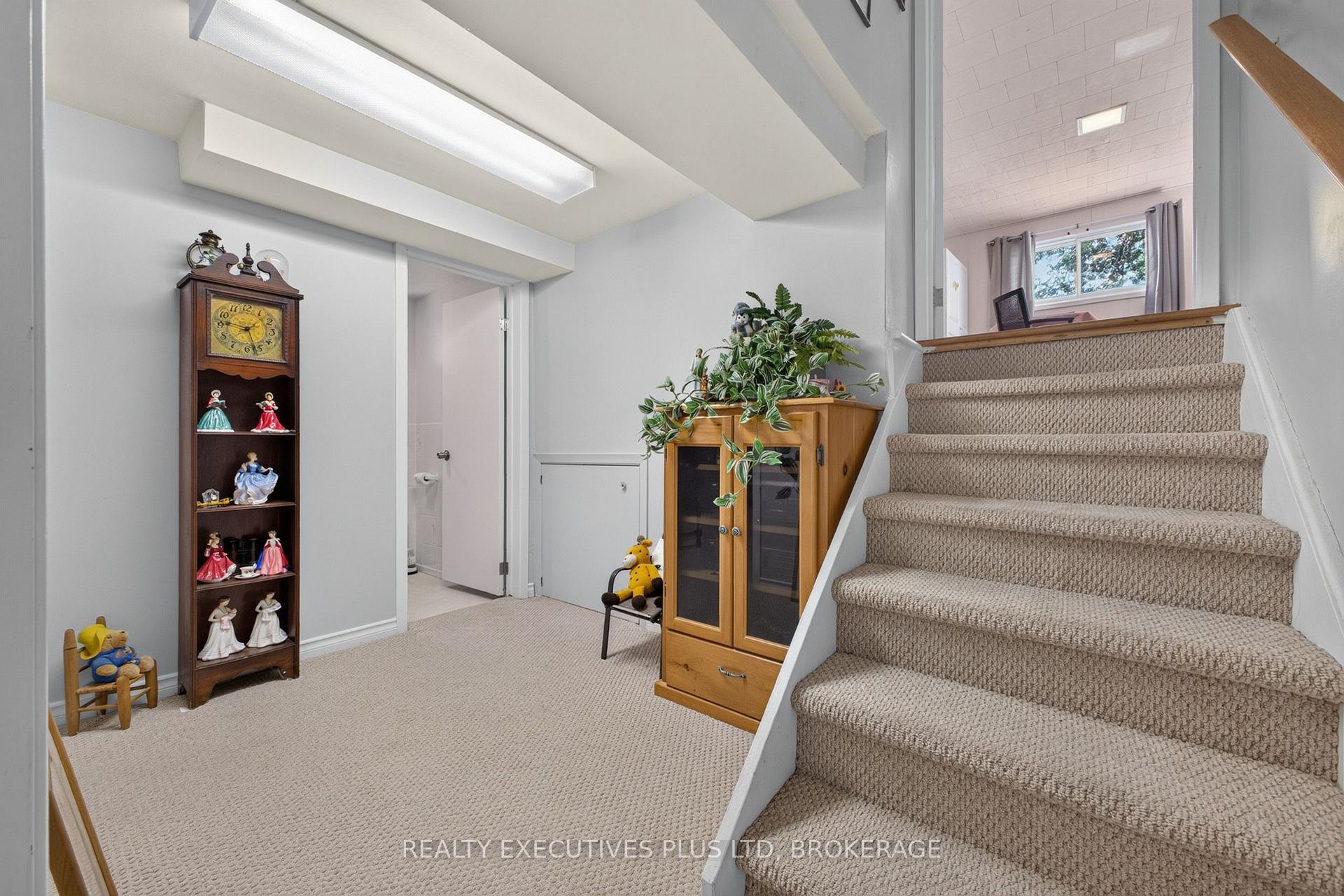 Photo 37 of 6245 Pitton Road, Niagara Falls, West Wood — HOMEH