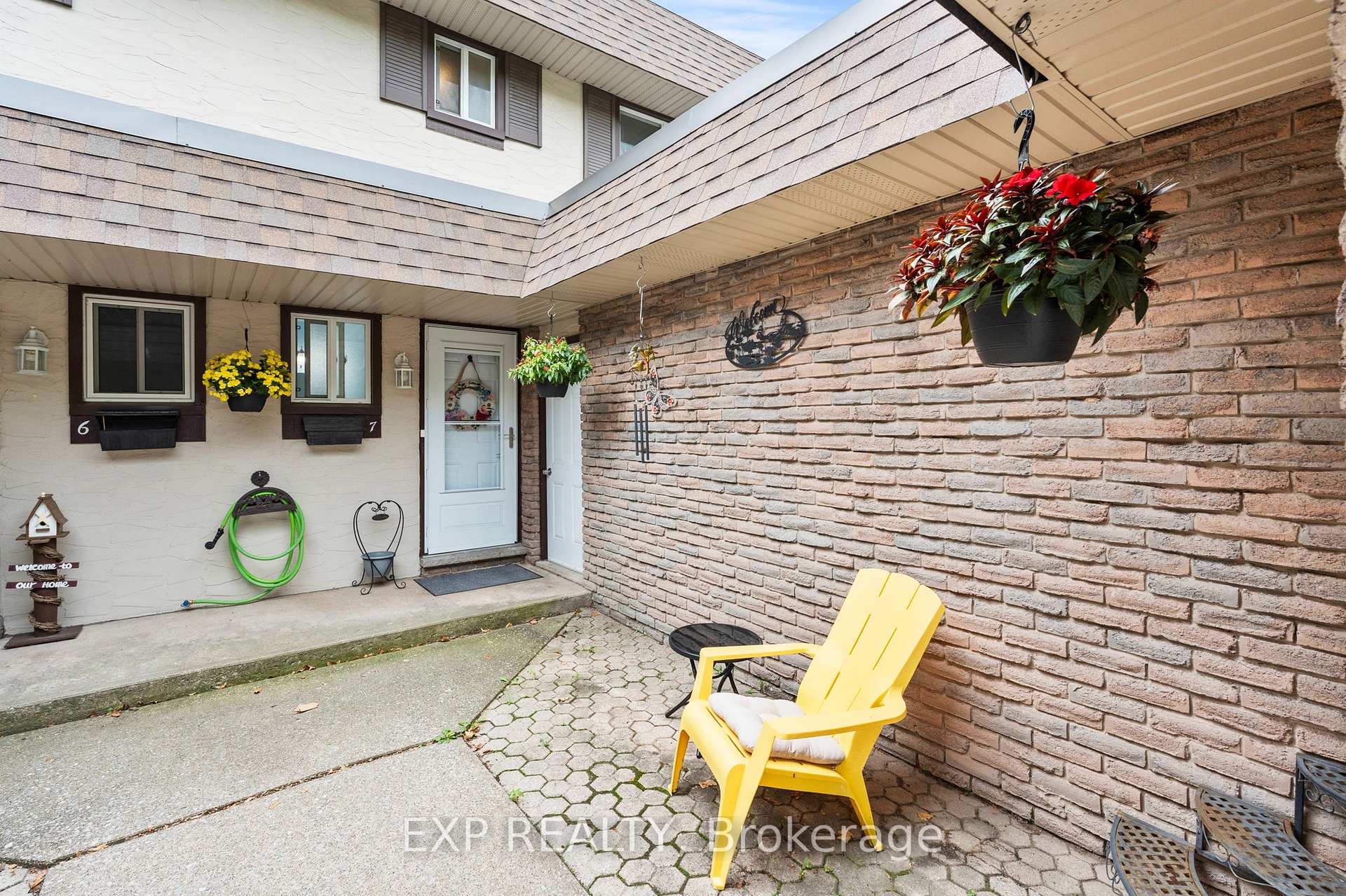 Photo 3 of Unit 7, 4230 Meadowvale Drive, Niagara Falls, Morrison — HOMEH