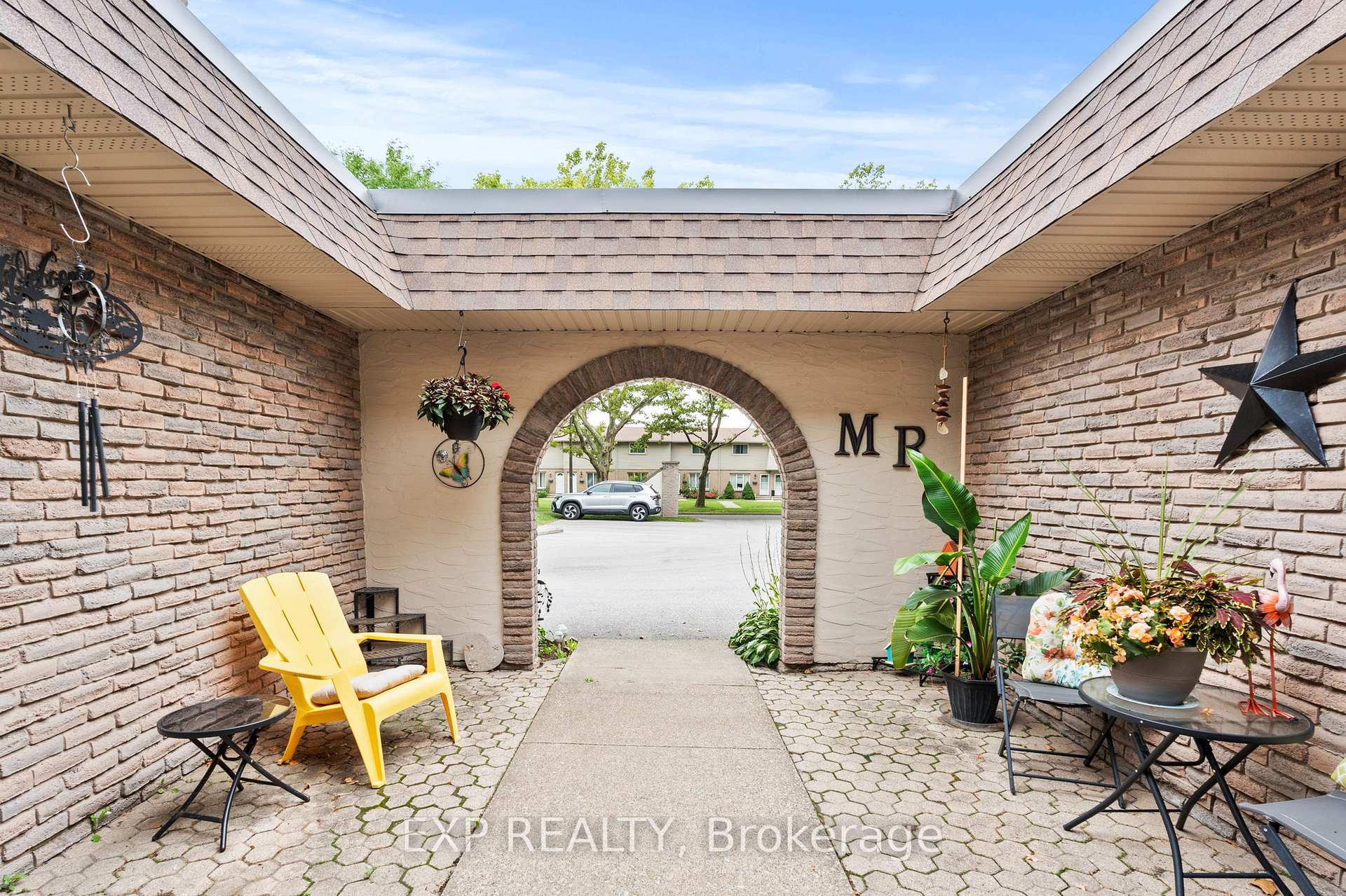 Photo 4 of Unit 7, 4230 Meadowvale Drive, Niagara Falls, Morrison — HOMEH
