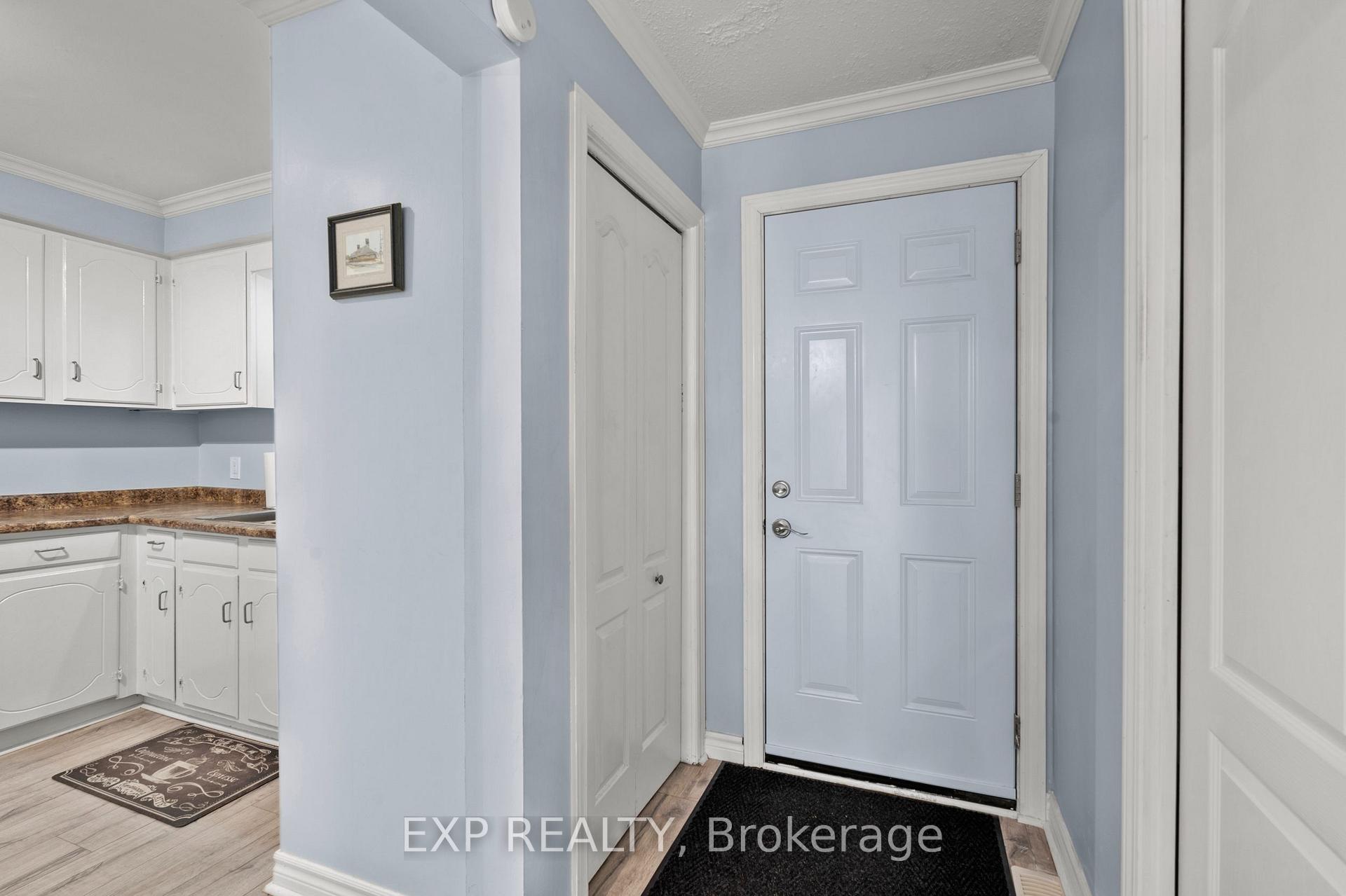 Photo 6 of Unit 7, 4230 Meadowvale Drive, Niagara Falls, Morrison — HOMEH