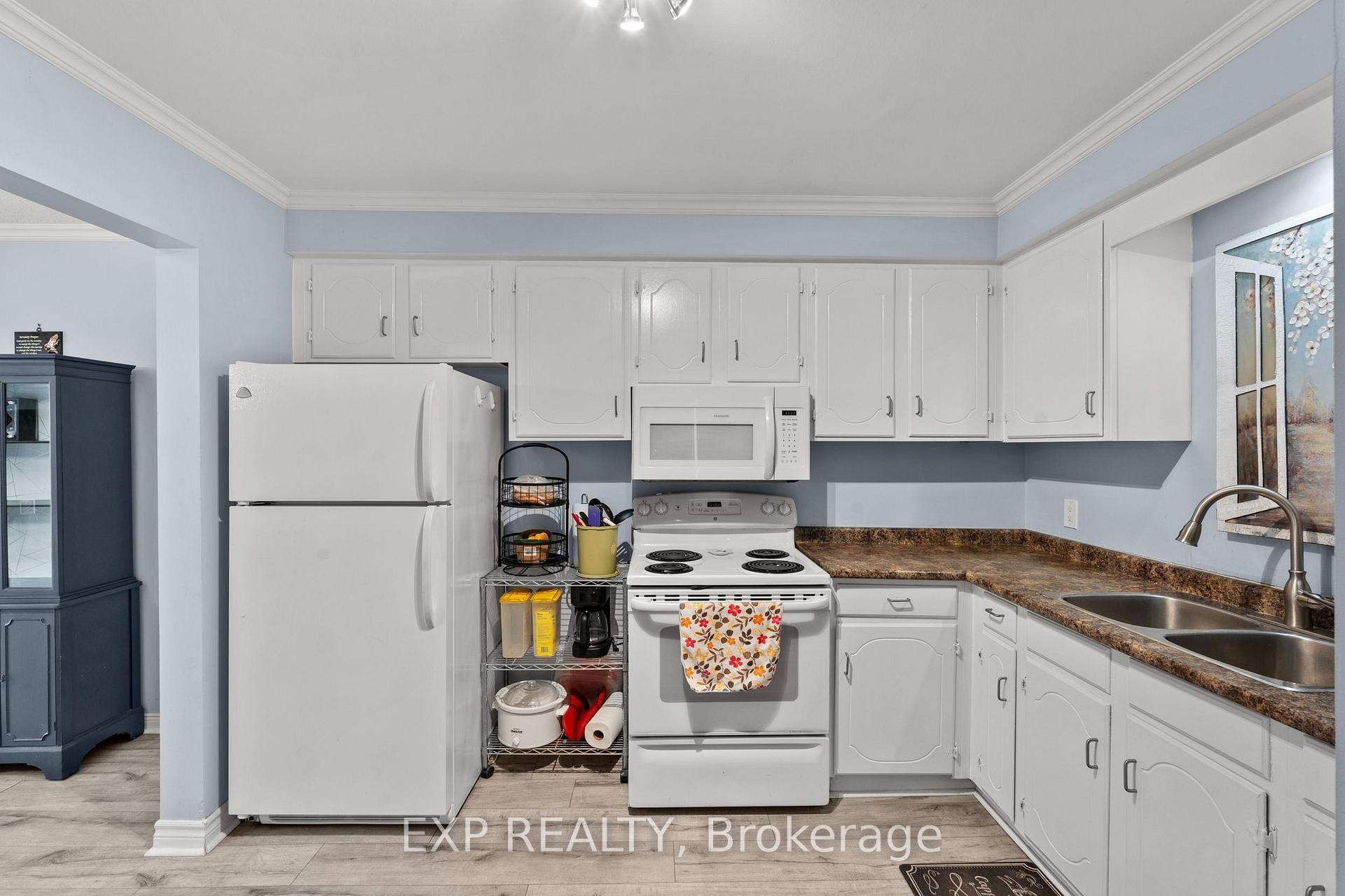 Photo 12 of Unit 7, 4230 Meadowvale Drive, Niagara Falls, Morrison — HOMEH