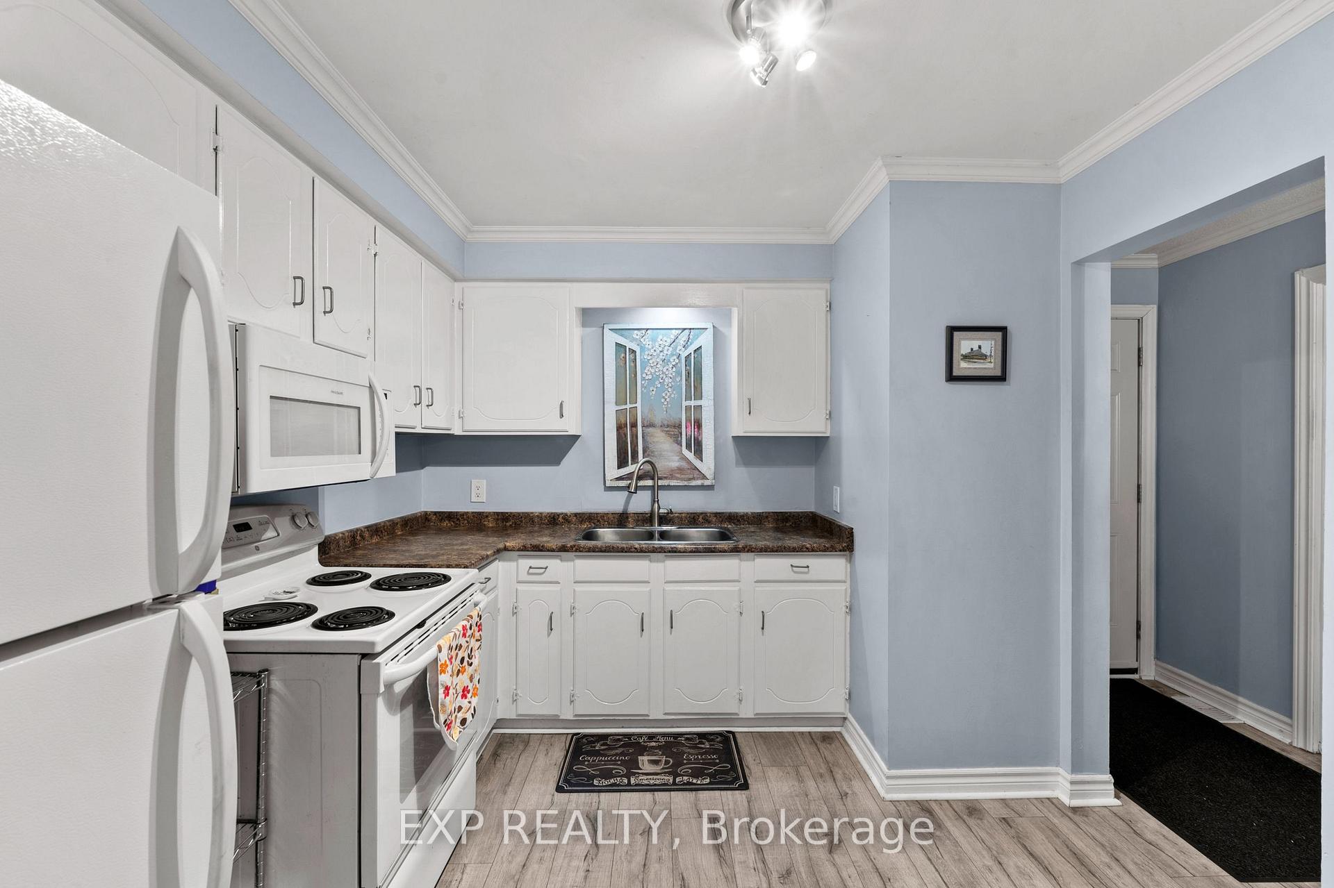 Photo 13 of Unit 7, 4230 Meadowvale Drive, Niagara Falls, Morrison — HOMEH