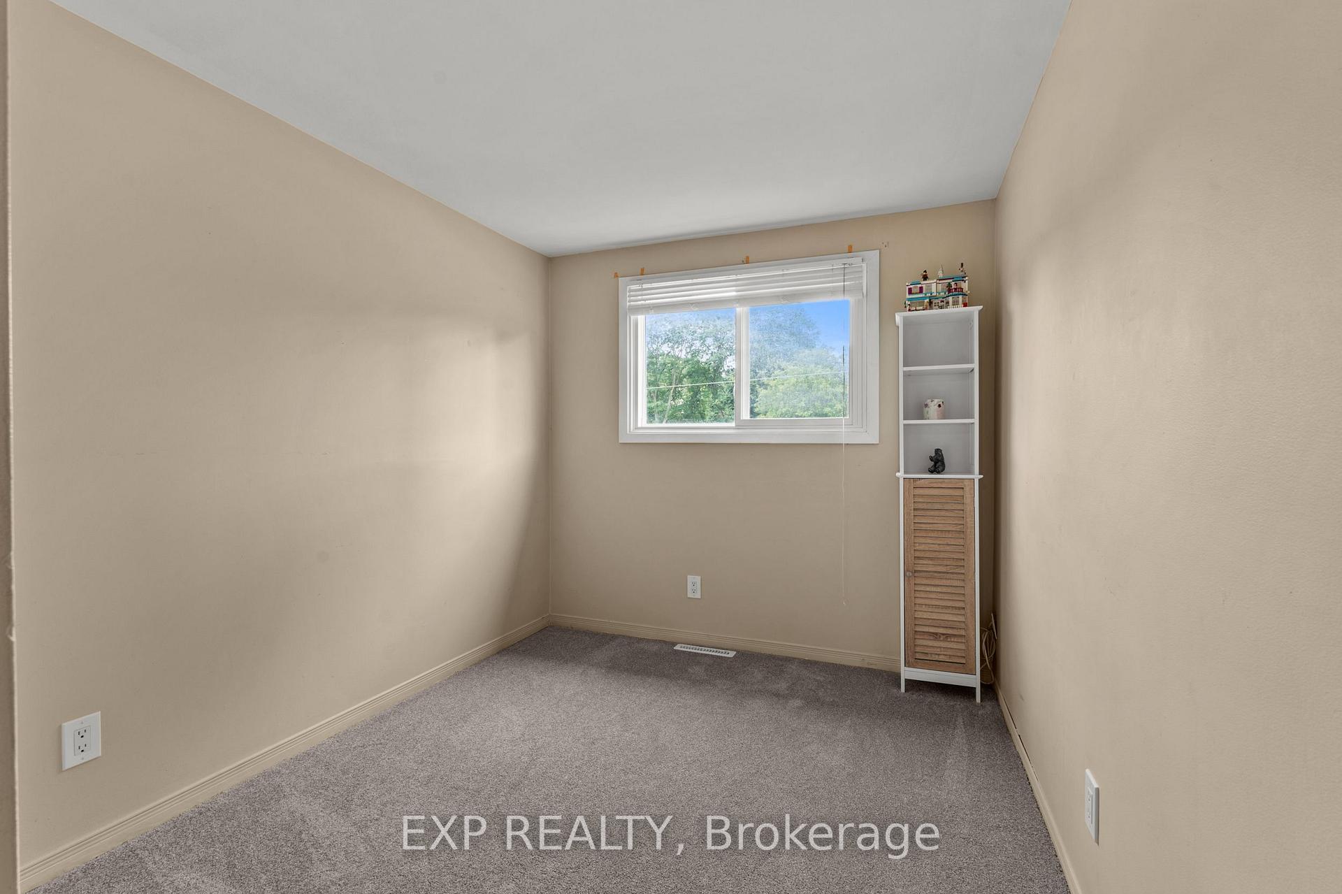 Photo 15 of Unit 7, 4230 Meadowvale Drive, Niagara Falls, Morrison — HOMEH