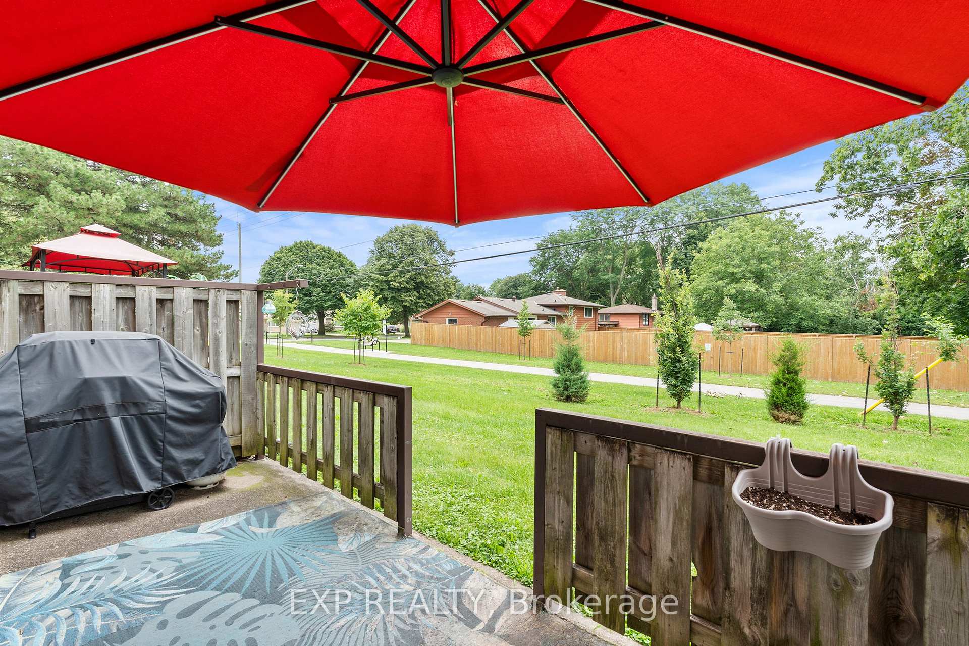 Photo 18 of Unit 7, 4230 Meadowvale Drive, Niagara Falls, Morrison — HOMEH